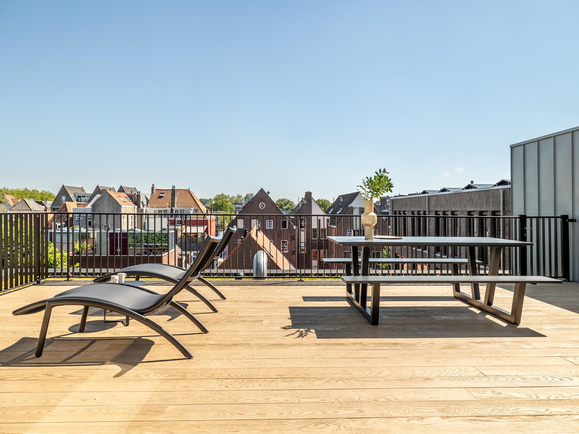 Stijlvol appartement met privé dakterras en uitzicht over Delft - foto 28