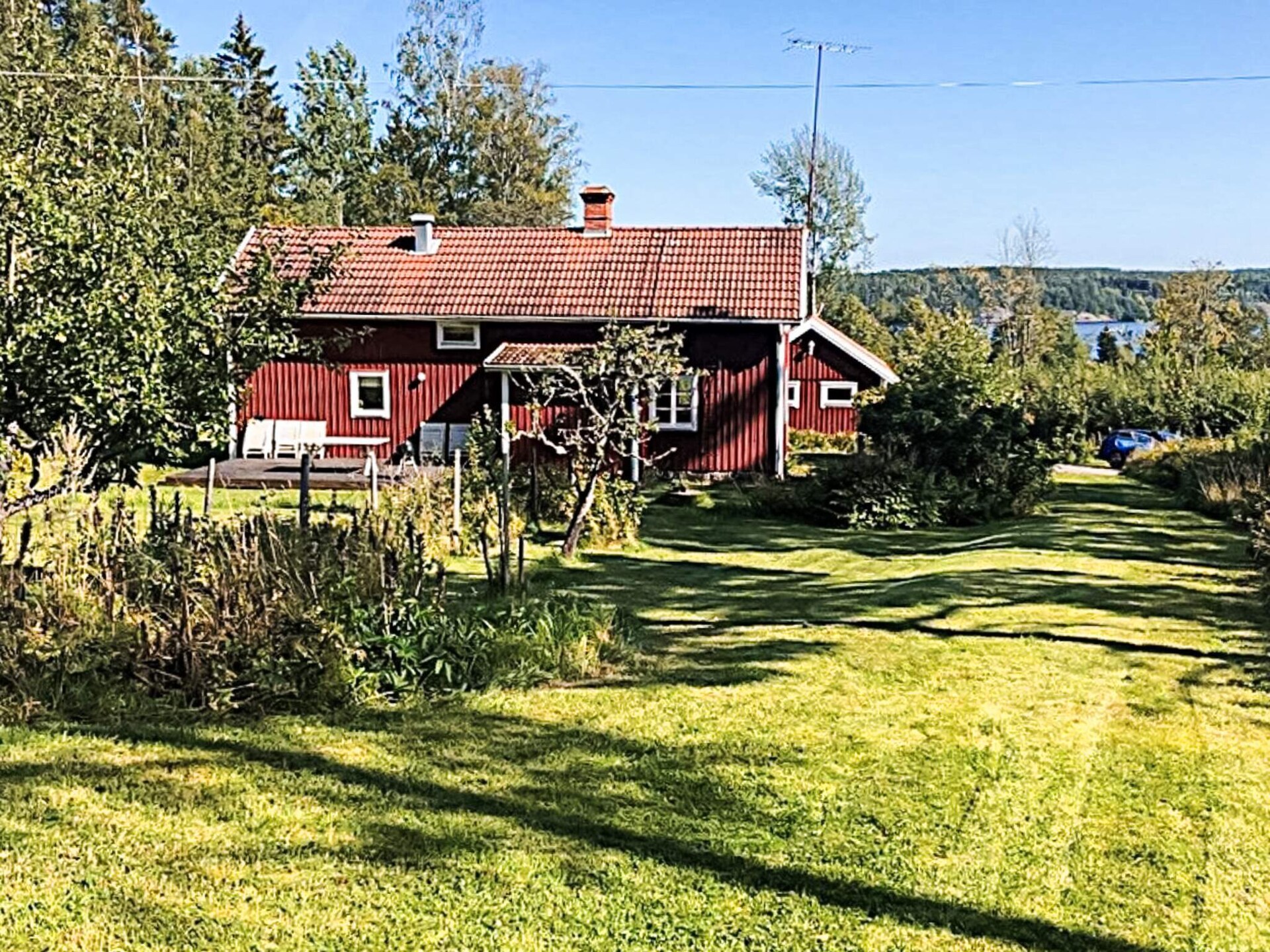 Vakantiehuis nabij centrum Åmmeberg aan het meer Åmmelången - foto 2