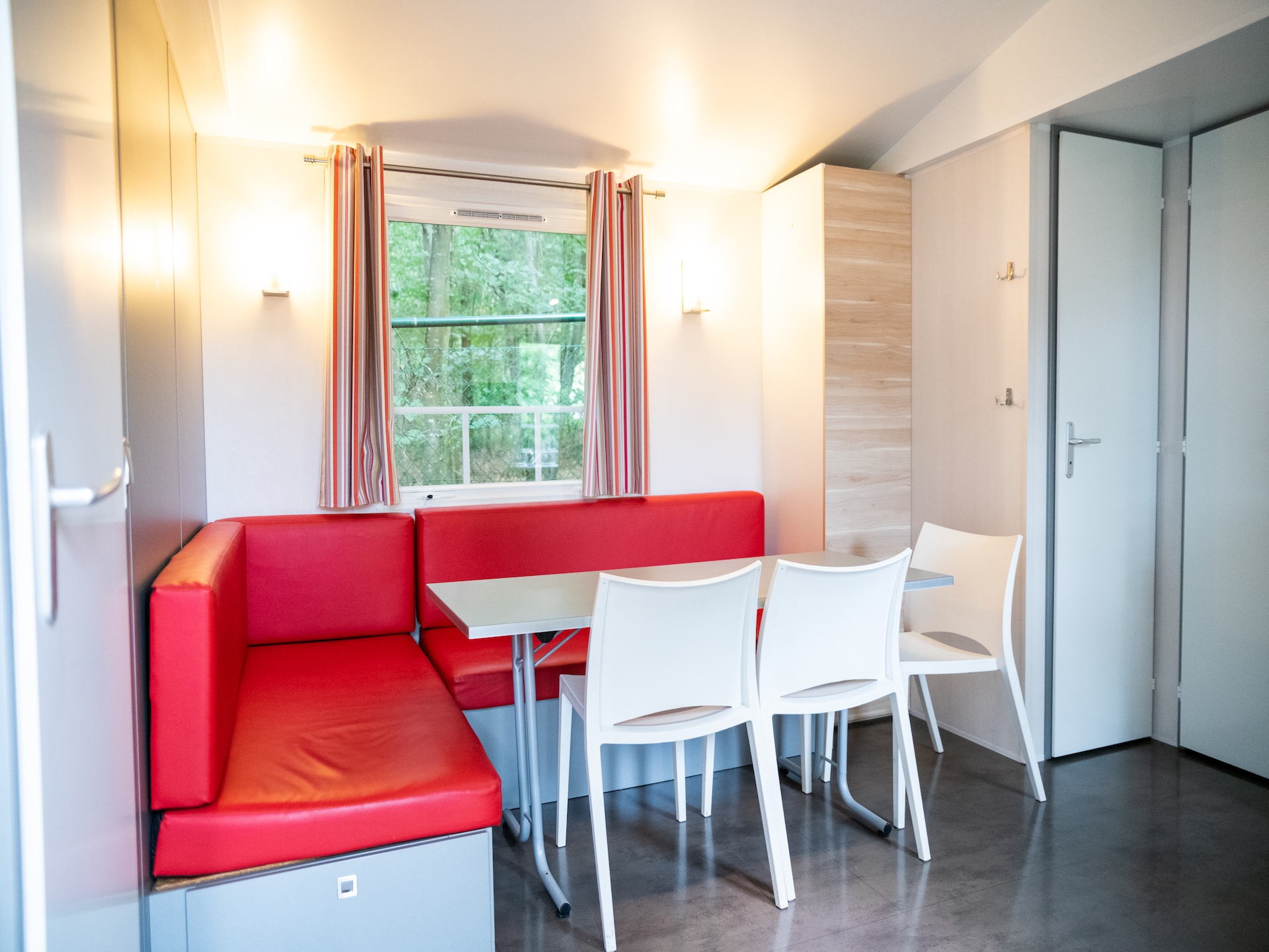 Knus 6-persoons chalet met terras in Olloy-sur-Viroin - foto 4