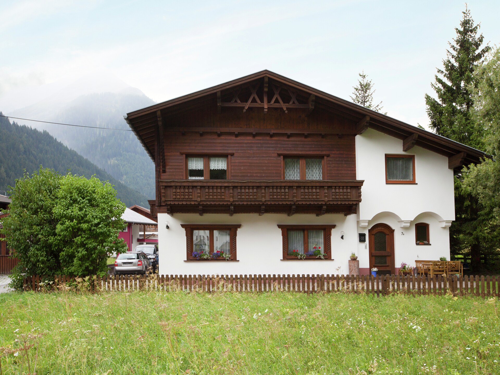 Op 1,0 km van centrum: Ruim appartement aan de piste in Pettneu - foto 2