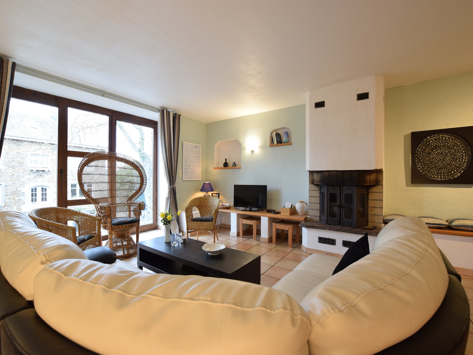 Op 1 km van het meer: 8-persoons vakantiehuis in Manhay-Freyneux - foto 2