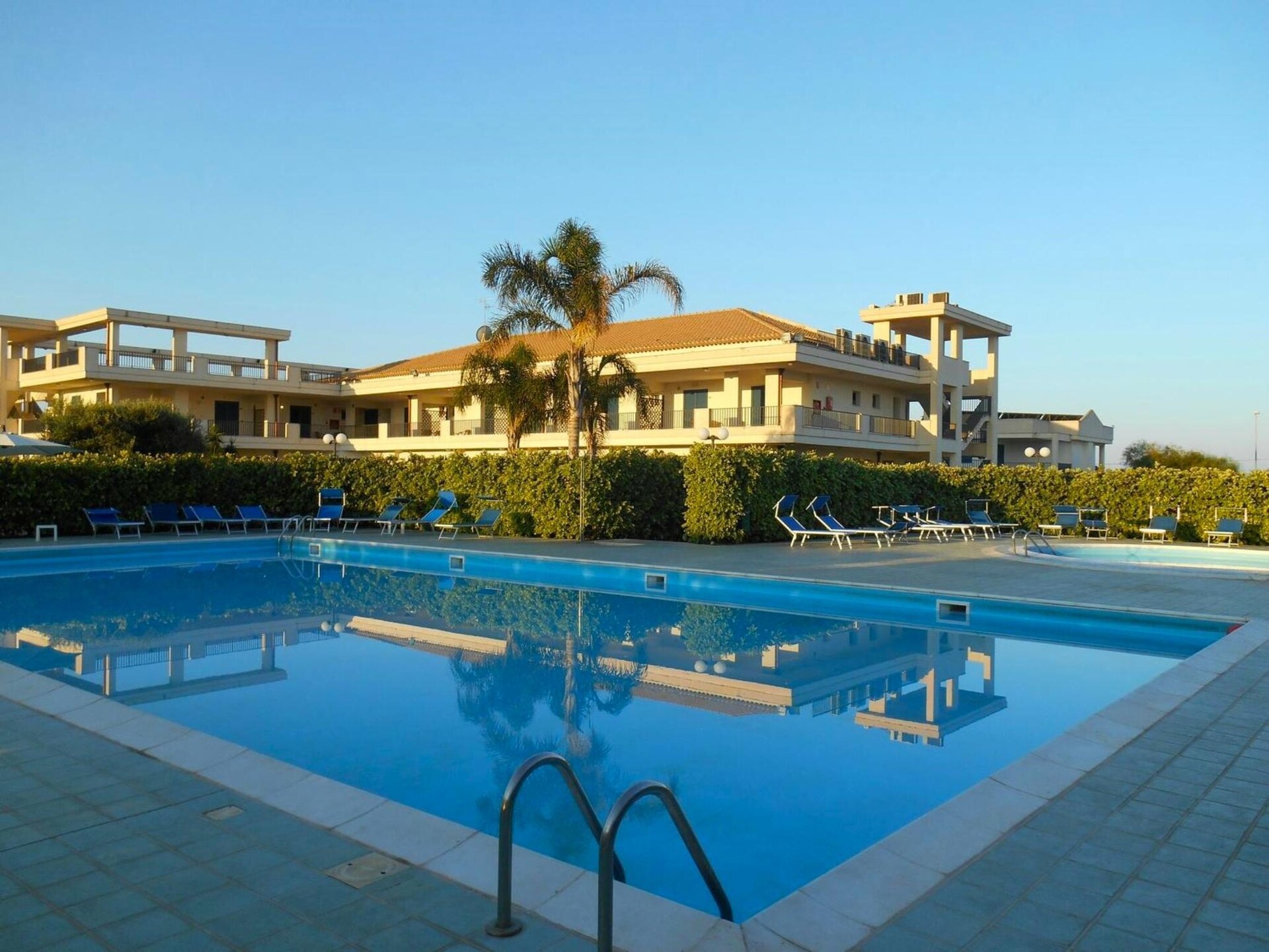 Licht appartement voor 3 op Sicilië met zwembaden en strandservice - foto 2