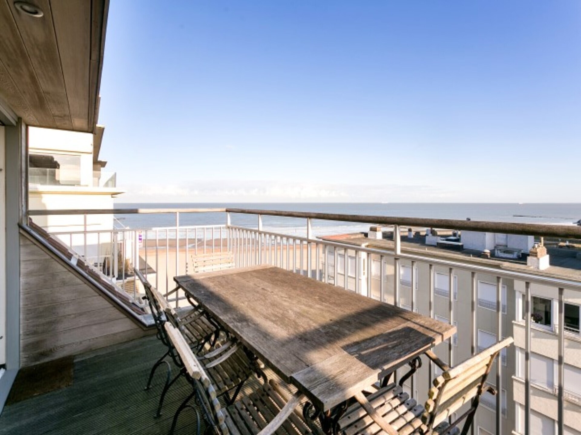 Duplex appartement met panoramisch zeezicht op het Albertstrand in Knokke-Heist - foto 5