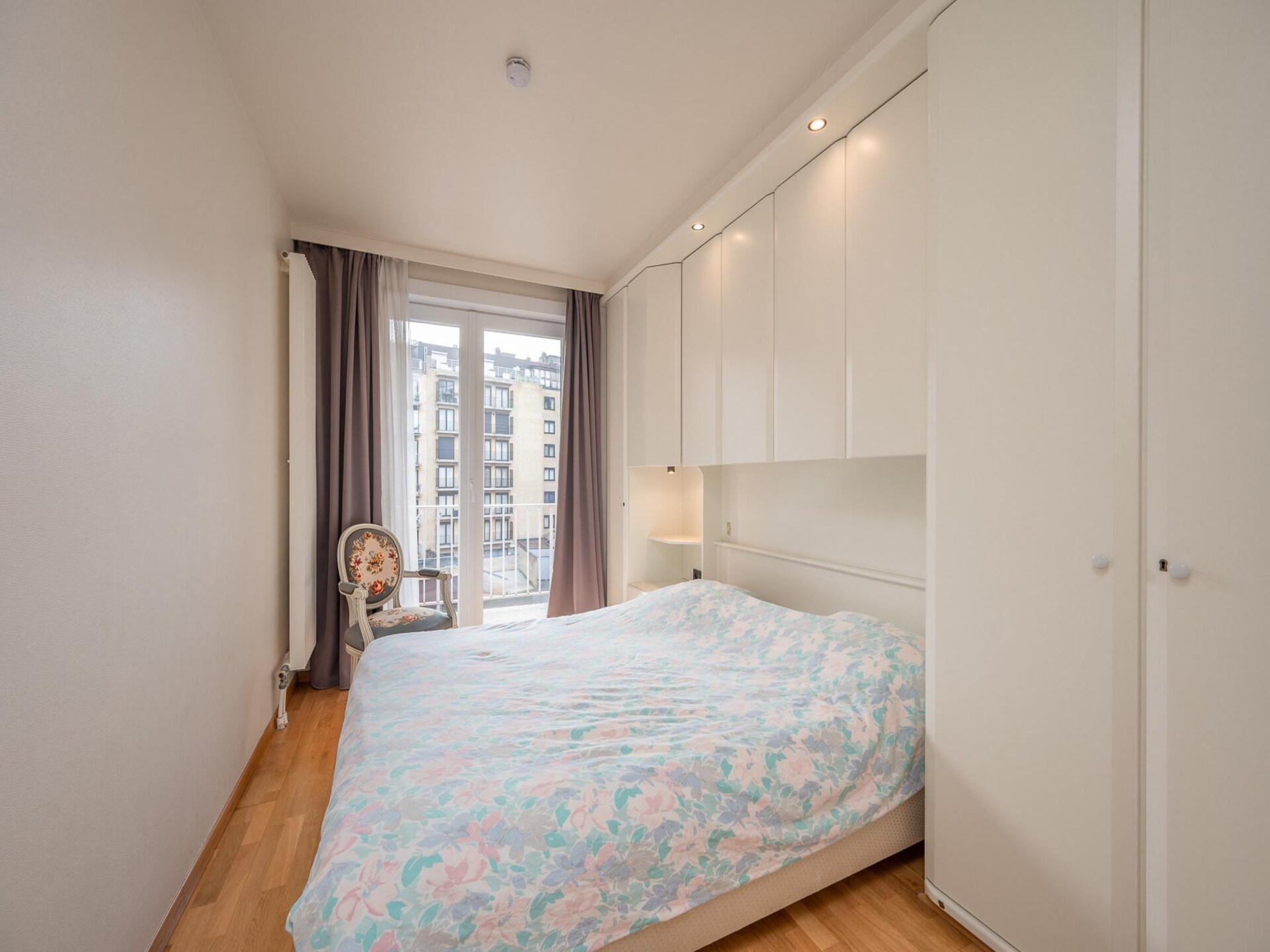 Zonnig appartement op de 3e verdieping met garage, vlakbij Rubensplein en Zeedijk - foto 3