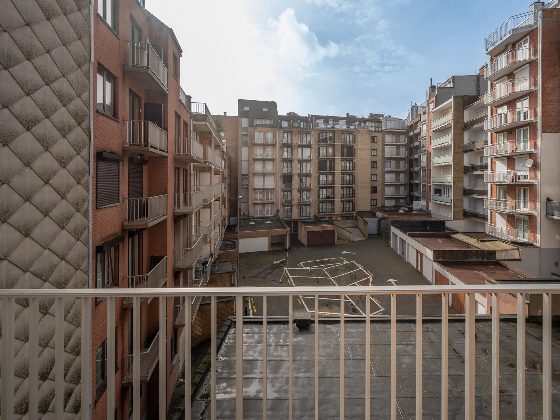 Zonnig appartement op de 3e verdieping met garage, vlakbij Rubensplein en Zeedijk - foto 5