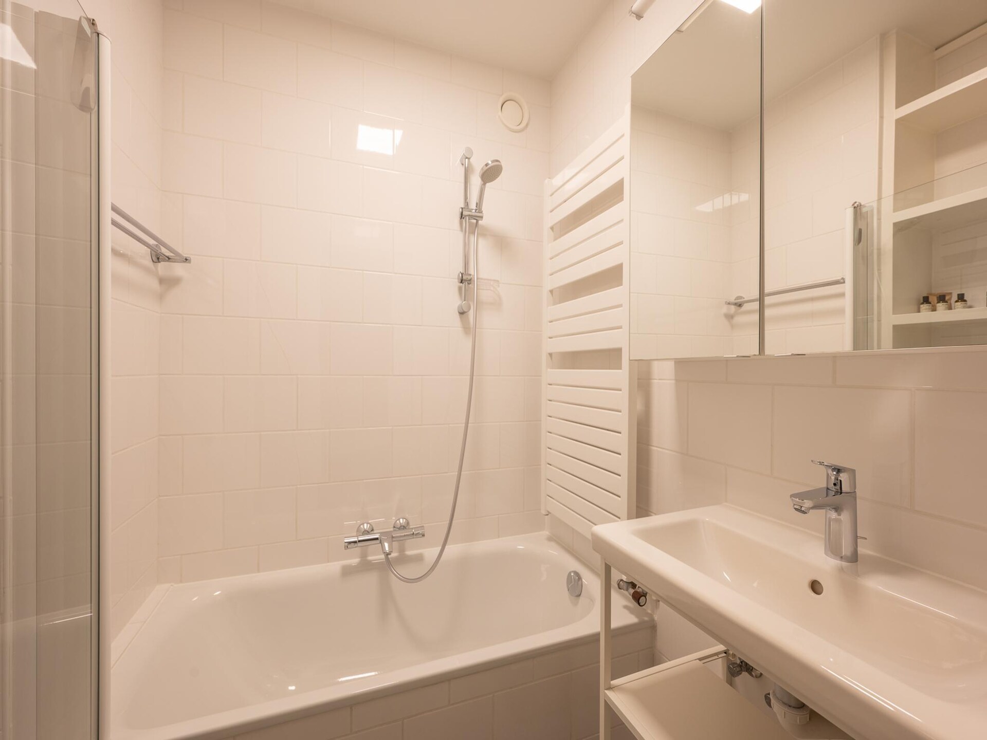 Licht appartement in Duinbergen met 2 terrassen, vlakbij het strand - foto 13