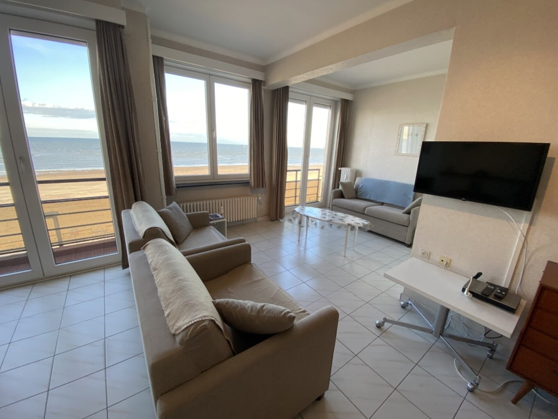 Knusse studio met panoramisch zeezicht op de Zeedijk van Knokke - foto 1