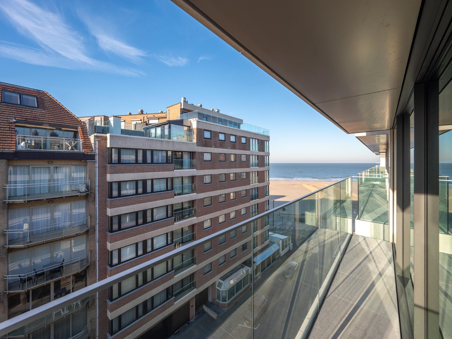 Licht appartement op 6e verdieping met terras, vlakbij strand en casino - foto 17