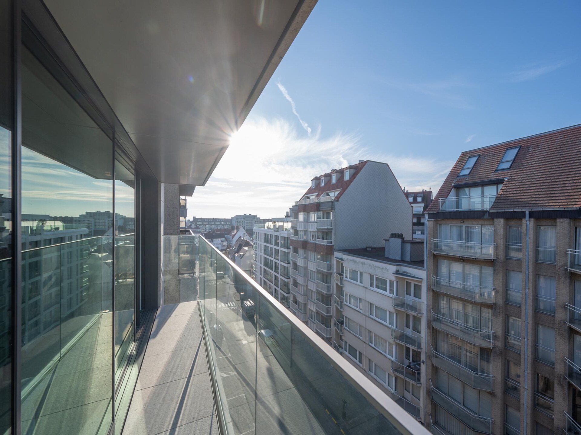 Licht appartement op 6e verdieping met terras, vlakbij strand en casino - foto 4
