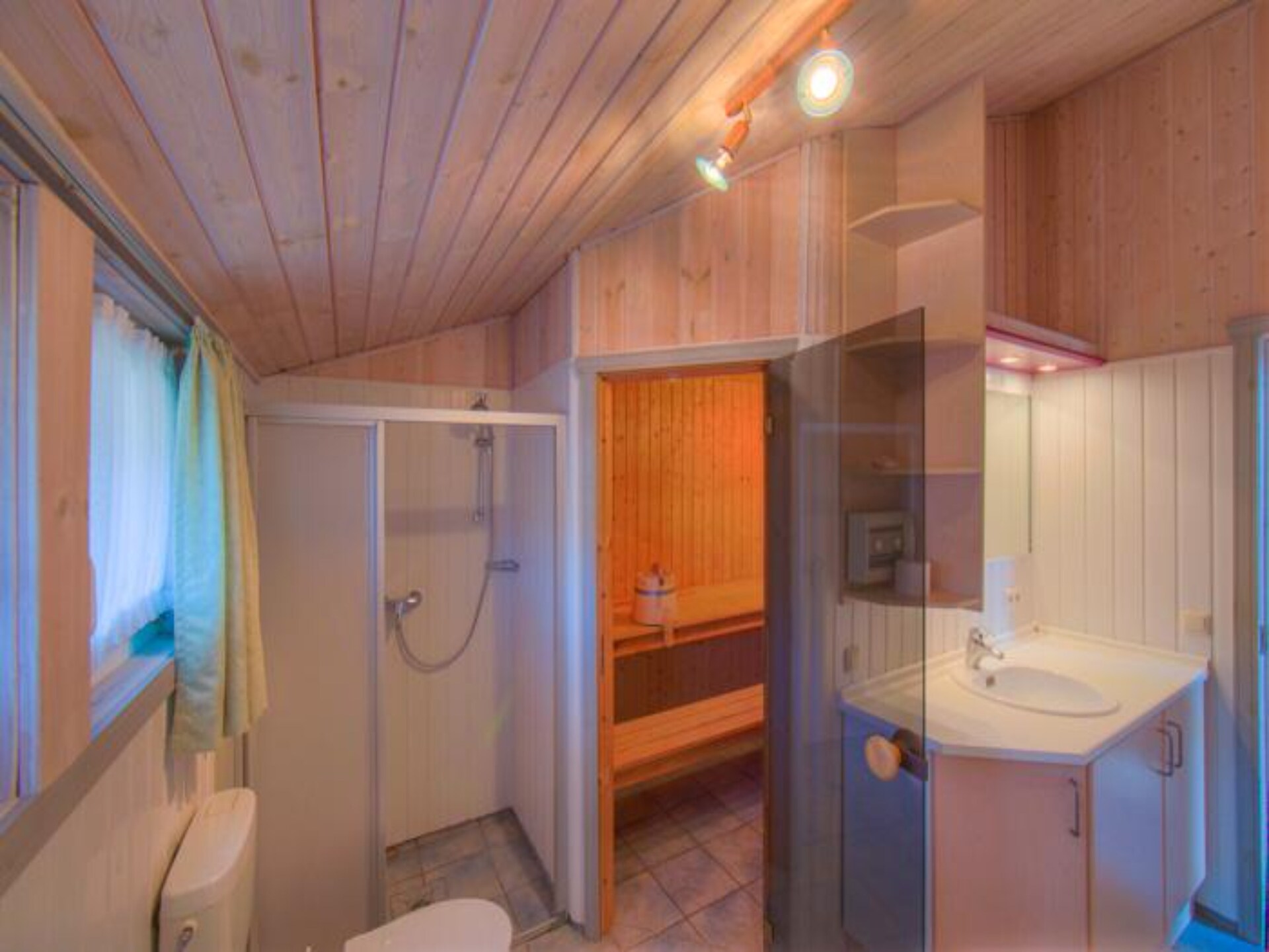 Vrijstaand vakantiehuis aan het Granzower Meer met eigen tuin - foto 12