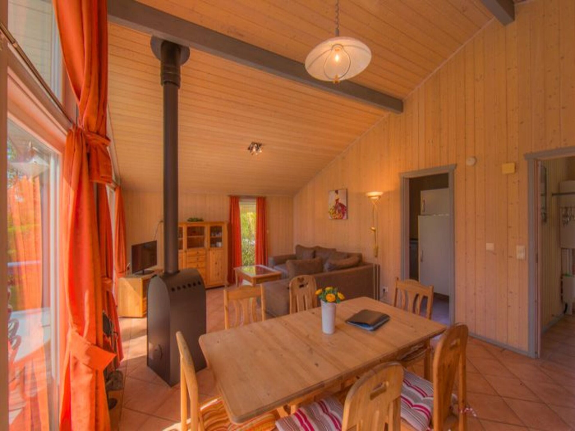 Vrijstaand vakantiehuis aan het Granzower Meer met tuin - foto 3