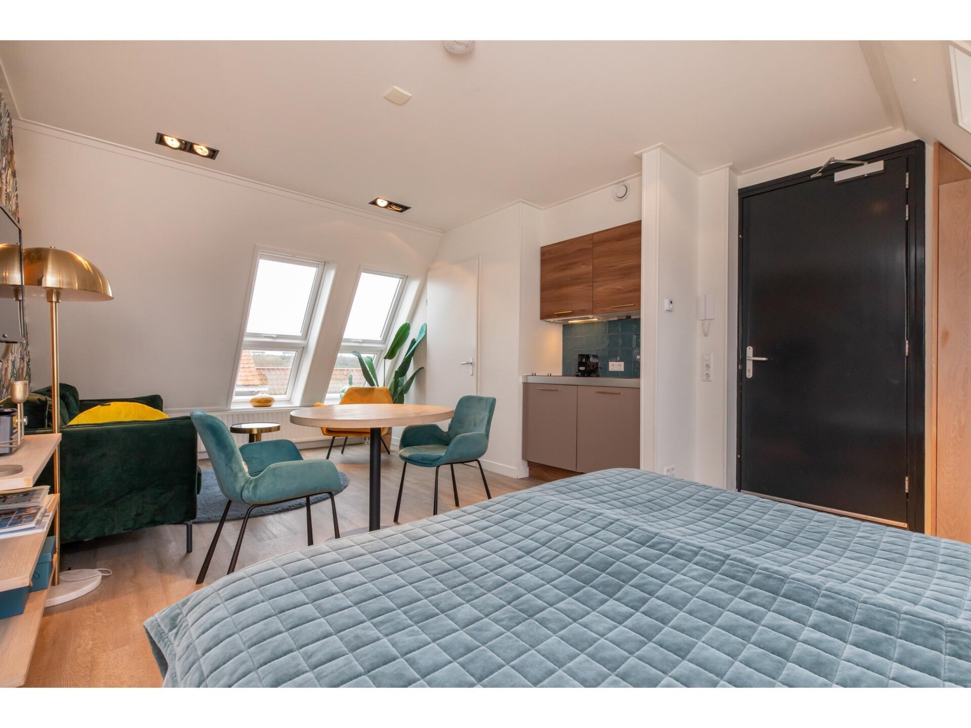Licht studio-appartement in hartje Zoutelande, 200m van het strand - foto 9