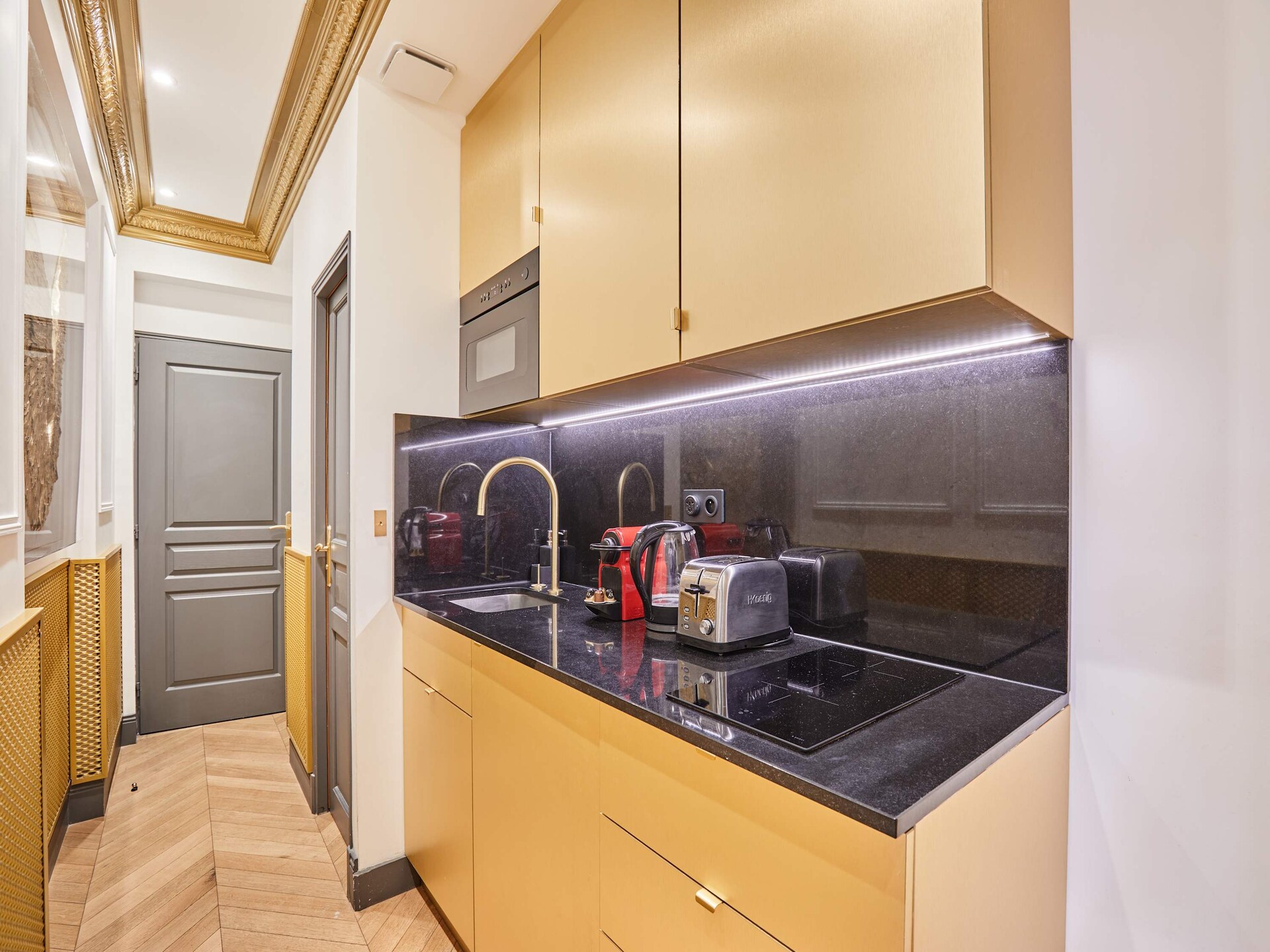 Chic appartement met airco tussen Champs-Élysées en Faubourg Saint-Honoré - foto 13