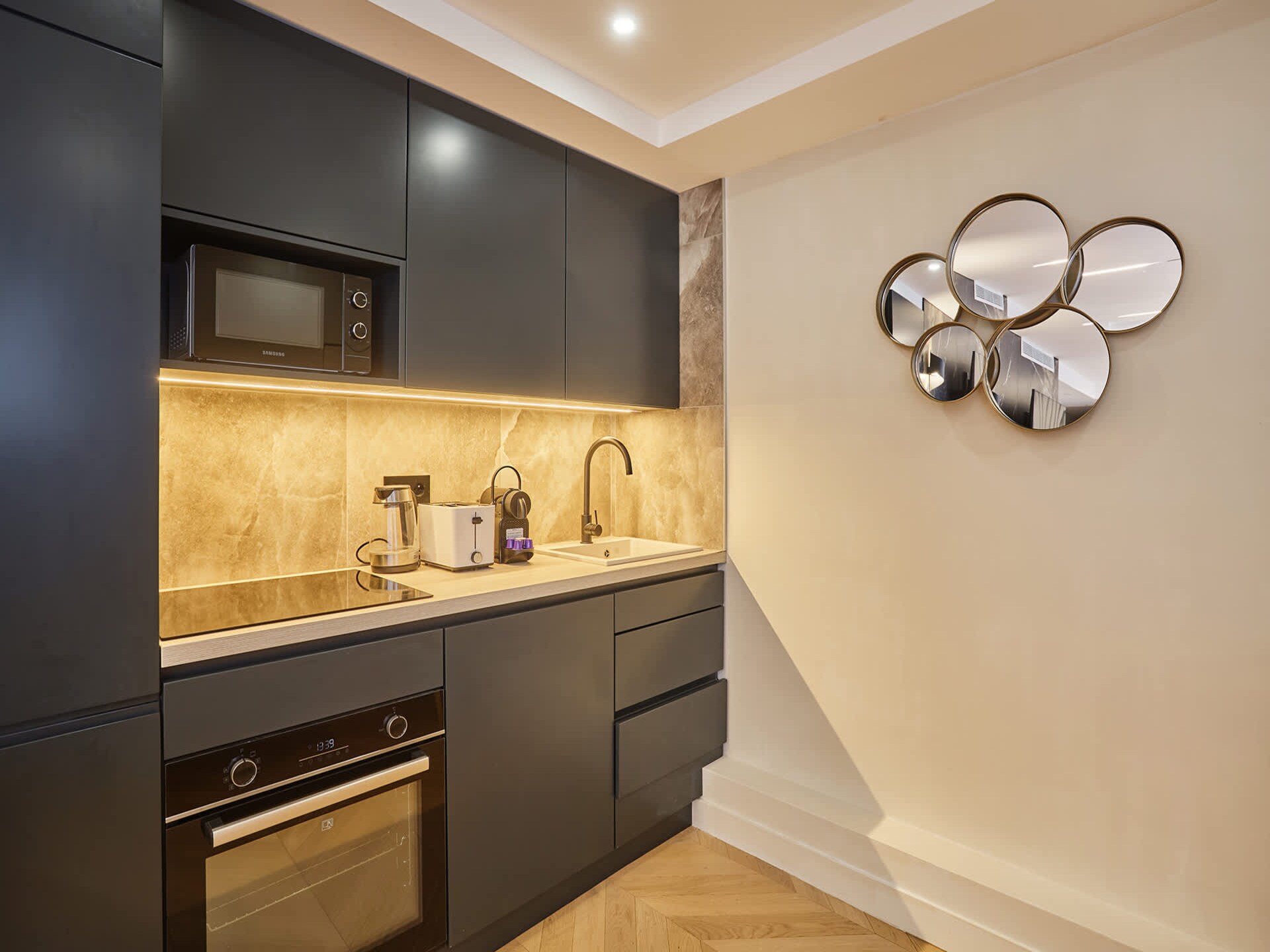 Stijlvol appartement voor 6, vlakbij de Eiffeltoren en Champs de Mars - foto 9