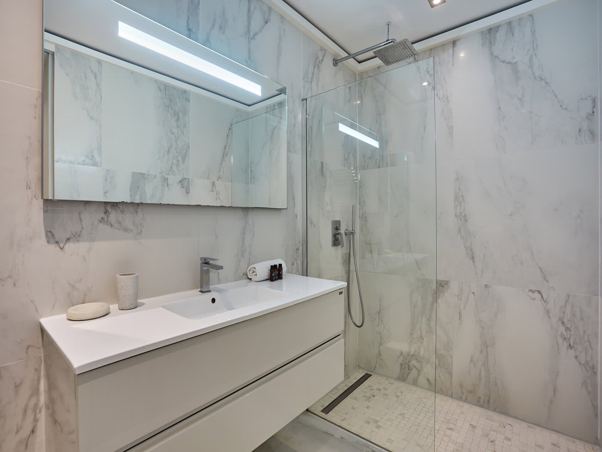 Stijlvol Triplex Appartement met Terras & Bioscoopzaal in het Hart van de Marais - foto 10