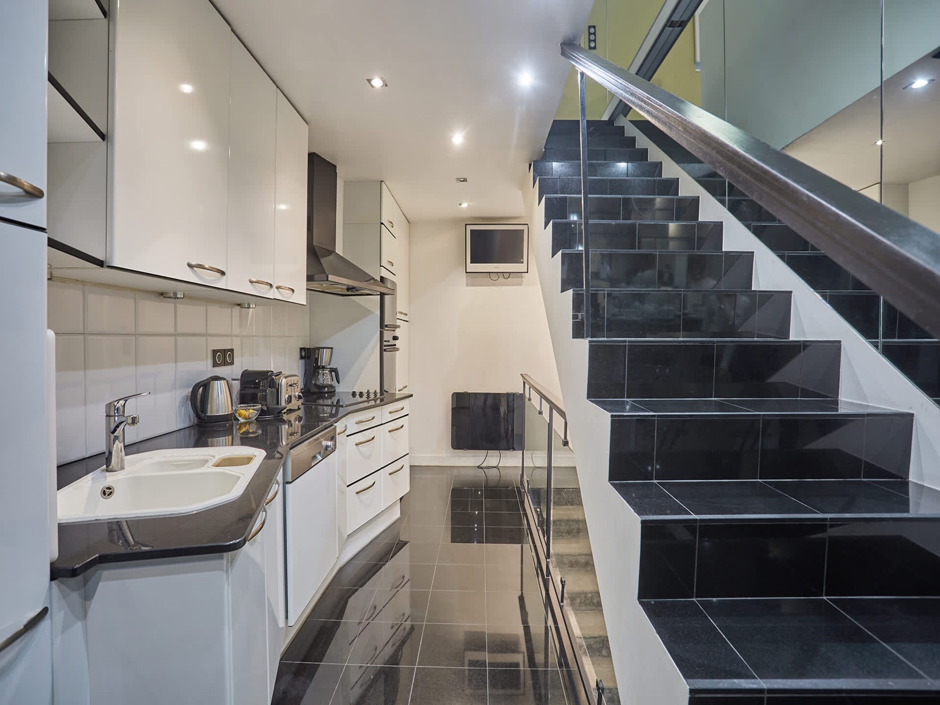 Stijlvol Triplex Appartement met Terras & Bioscoopzaal in het Hart van de Marais - foto 27