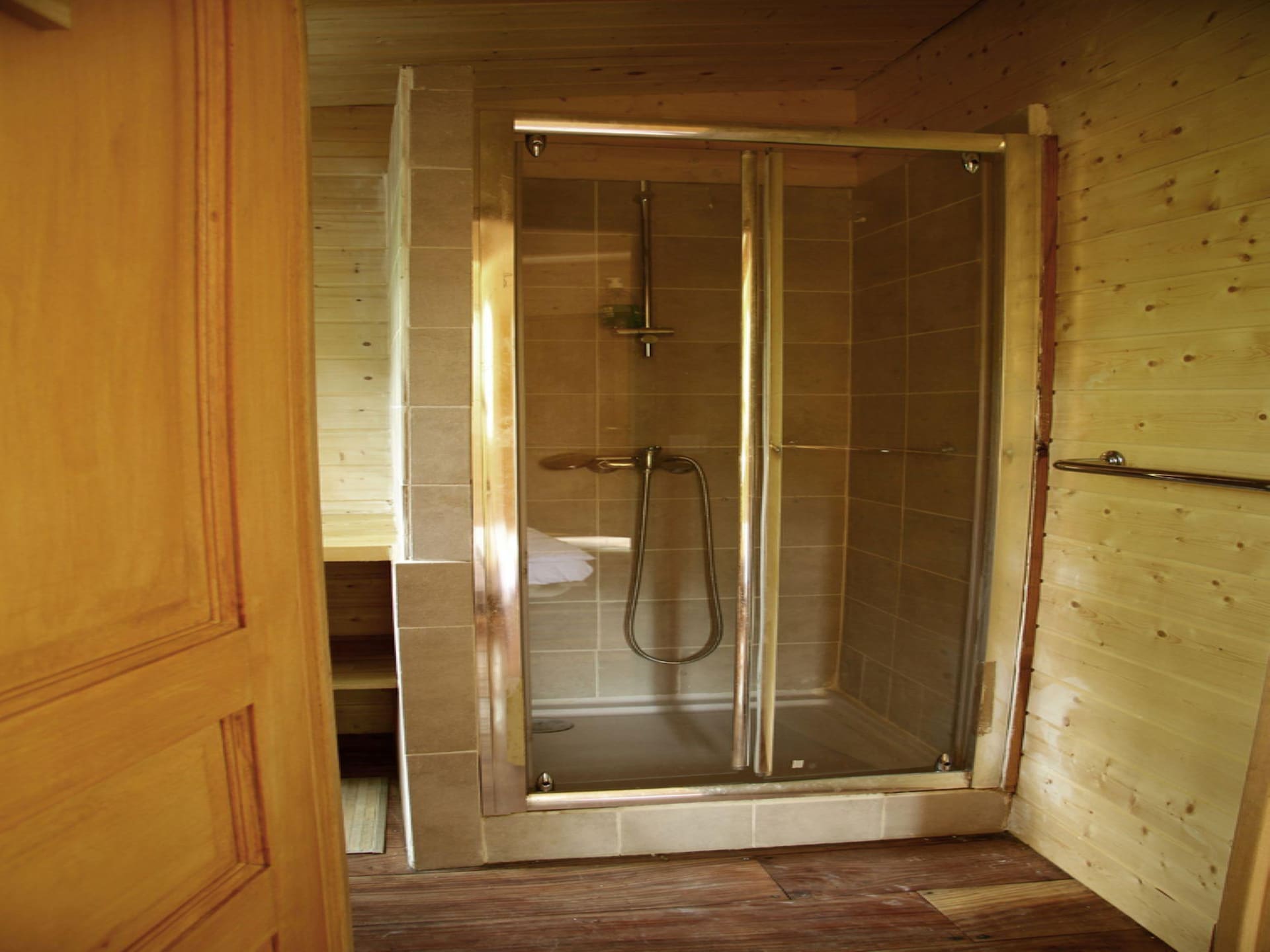 Unieke Sequoia Wood Ecolodge in het bos van Sos - foto 8