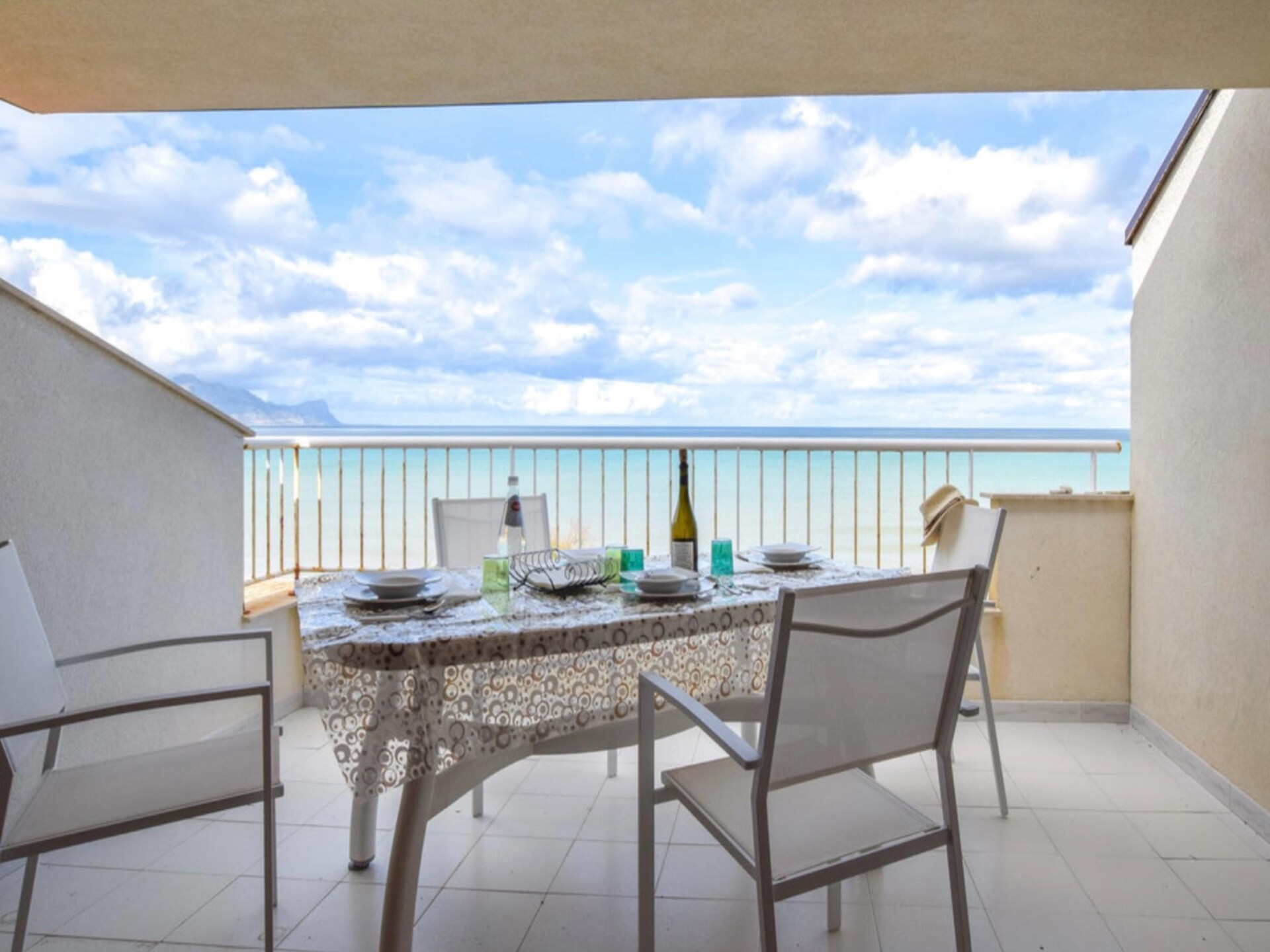 Appartement aan zee met panoramisch balkon in Alcamo, 80m van het strand - foto 8