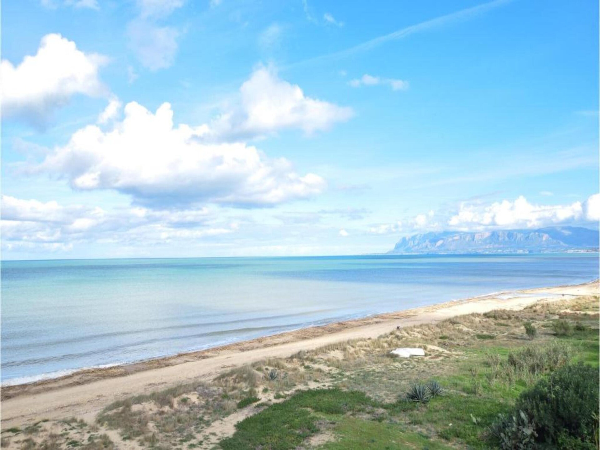 Appartement aan zee met panoramisch balkon in Alcamo, 80m van het strand - foto 27