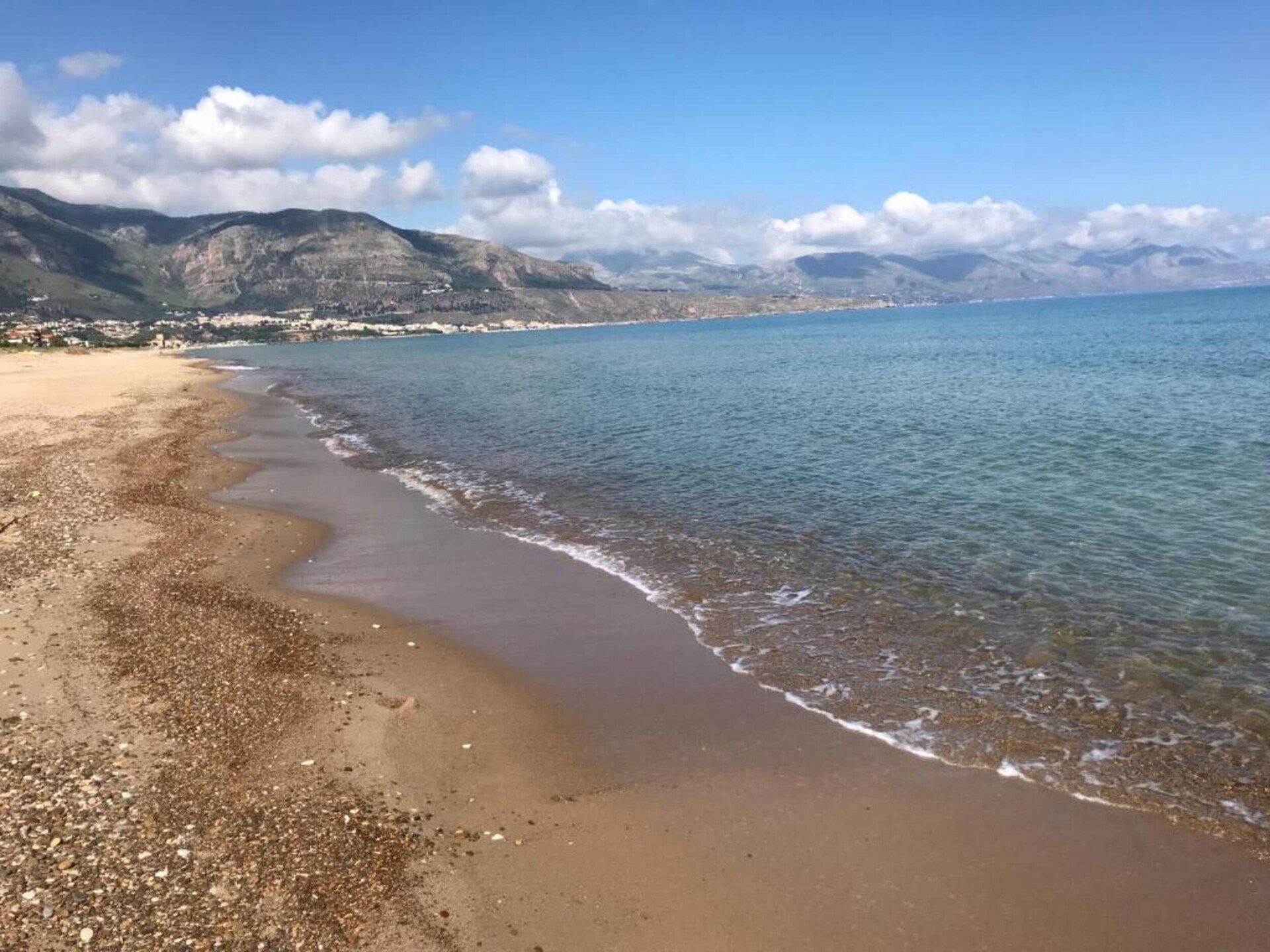 Appartement aan zee met panoramisch balkon in Alcamo, 80m van het strand - foto 29