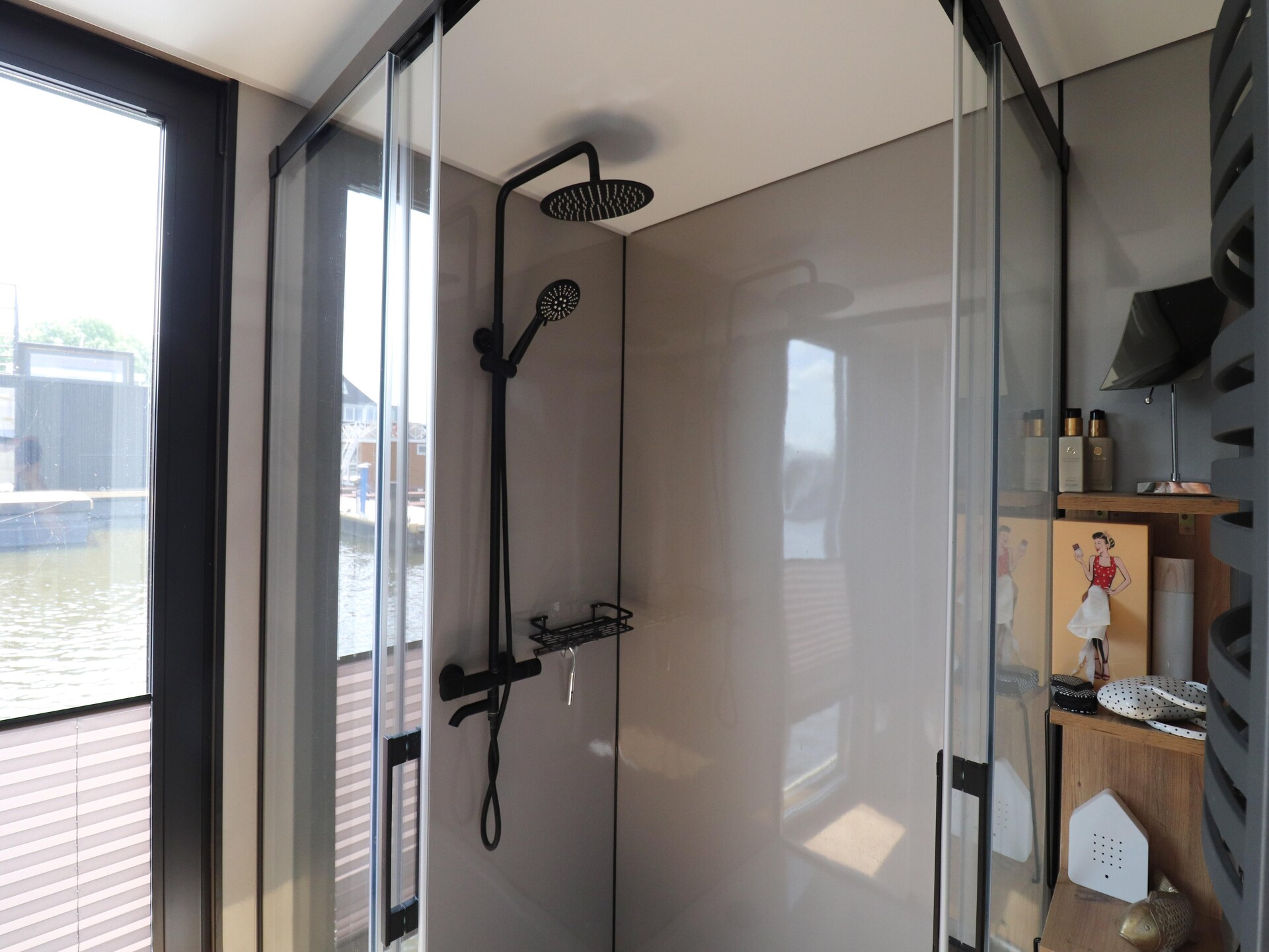 Luxe houseboat met sauna en dakterras op het Sneekermeer - foto 16
