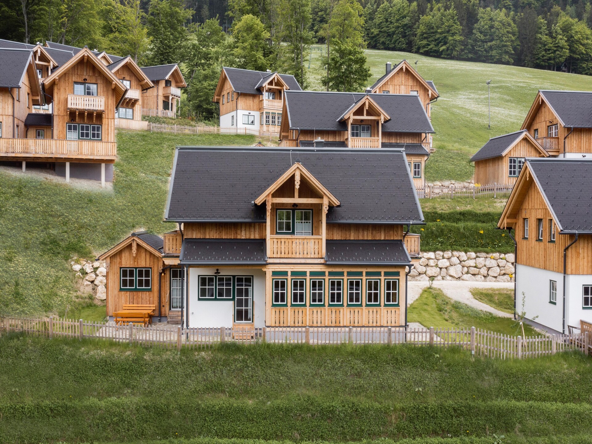 Ruim chalet voor 8 aan de Grundlsee met sauna en uitzicht op het bos - foto 7