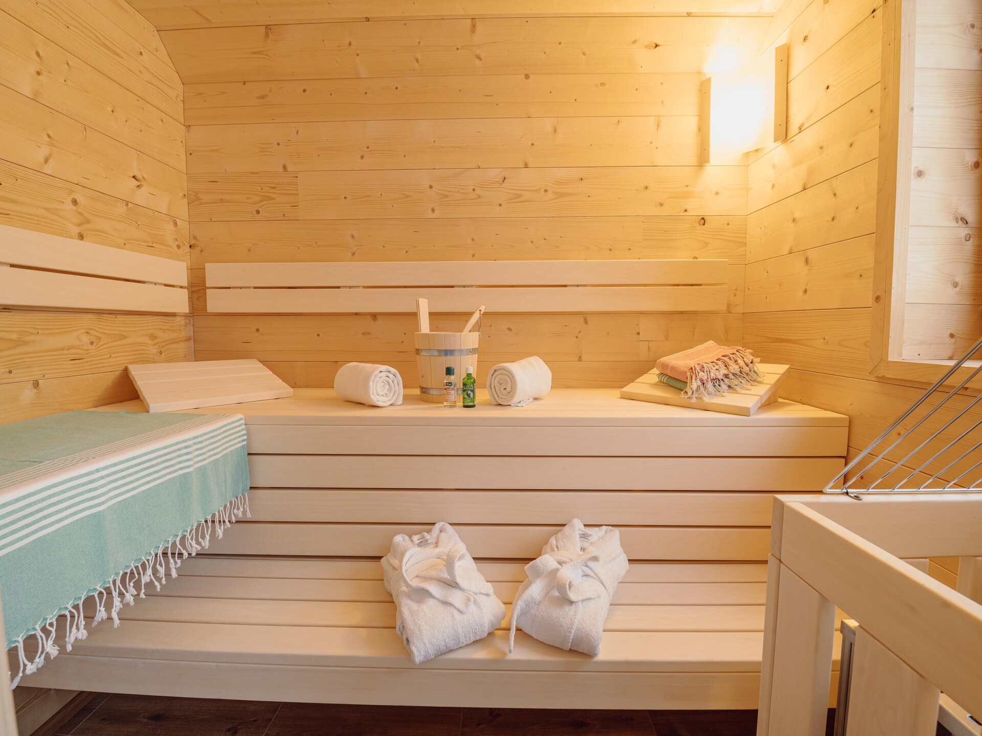 Ruim chalet voor 8 aan de Grundlsee met sauna en uitzicht op het bos - foto 4