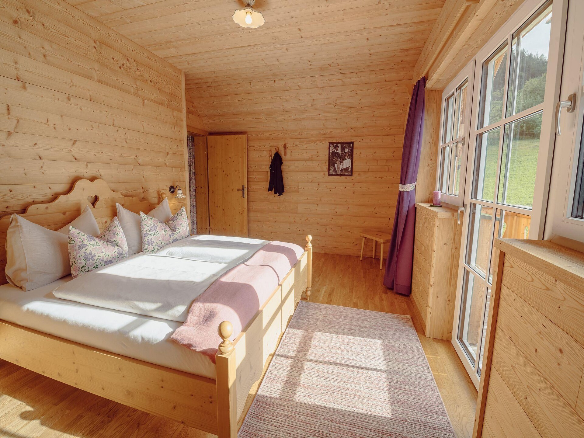 Ruim chalet voor 8 aan de Grundlsee met sauna en uitzicht op het bos - foto 14