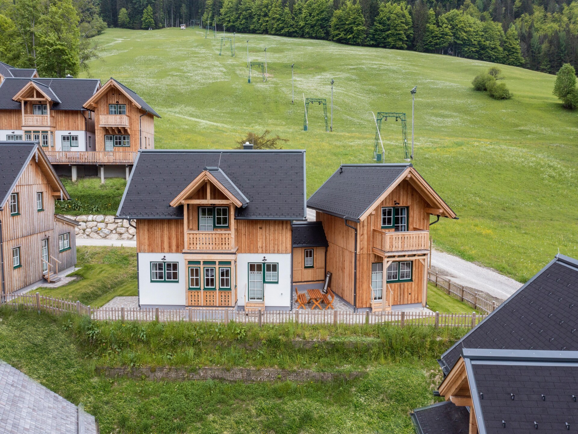 Ruim chalet voor 10 met sauna, direct aan skilift & 500m van Grundlsee - foto 1