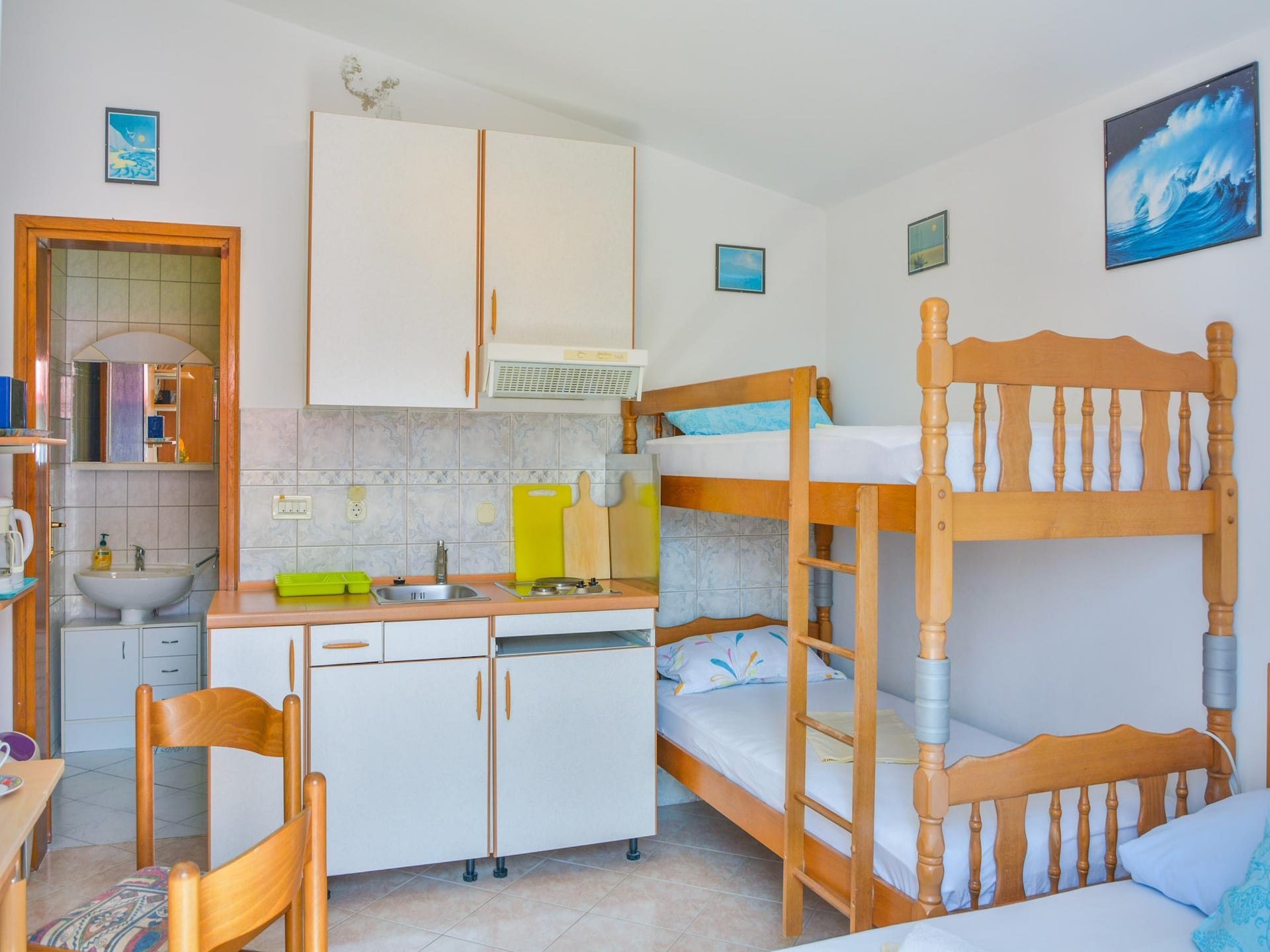 Op 500 m van zee: Compact appartement Niko 3 in Senj - foto 2