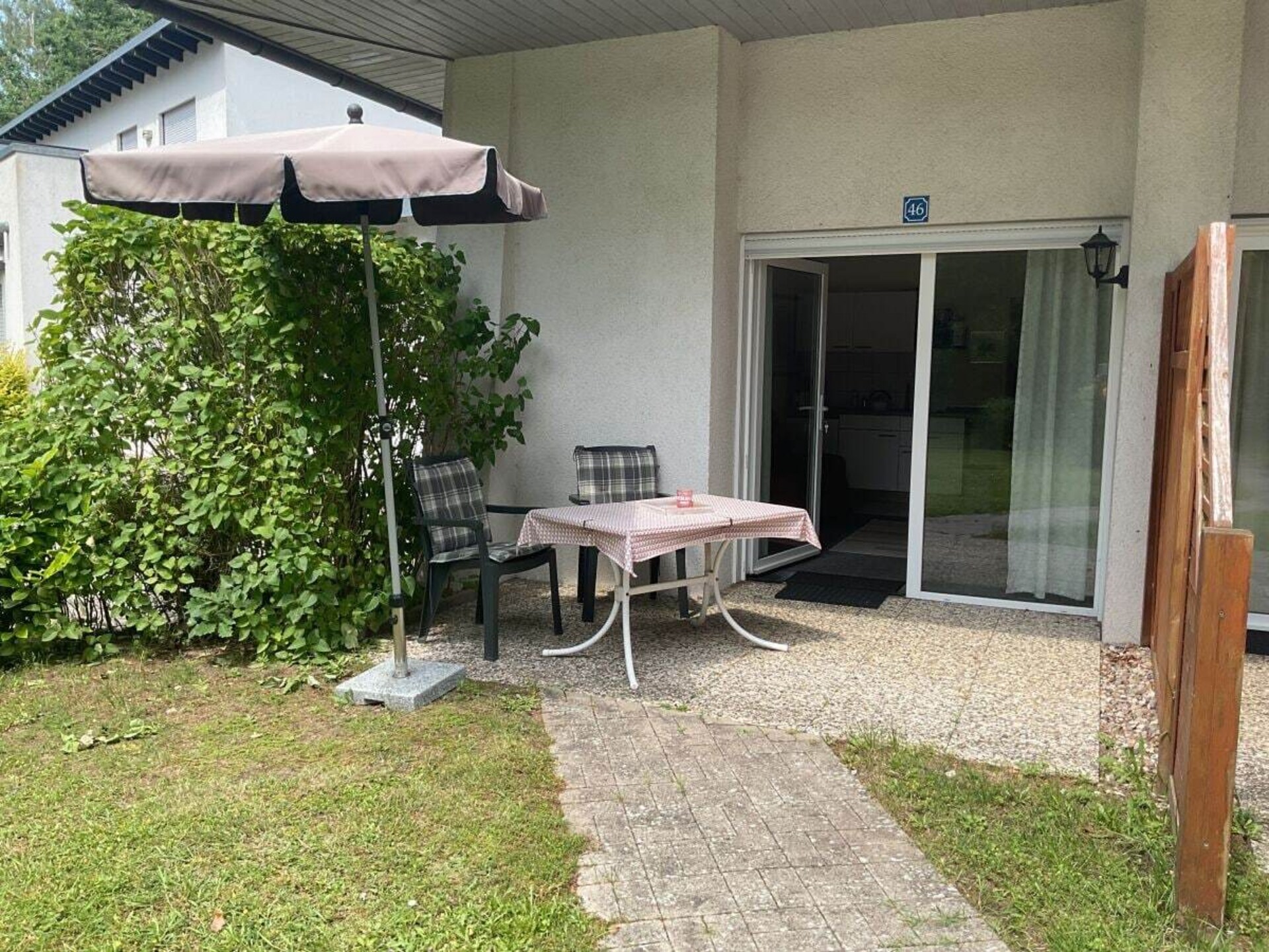 Romantische bungalow aan het Plauer See met privéterras en groene tuin - foto 4
