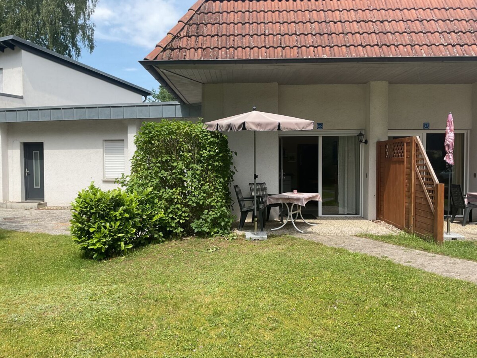 Romantische bungalow aan het Plauer See met privéterras en groene tuin - foto 5
