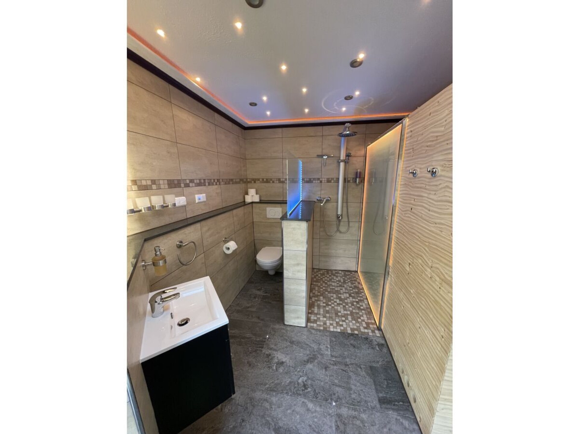 Luxe vakantiehuis met privé-sauna en whirlpool in Rheinböllen - foto 20