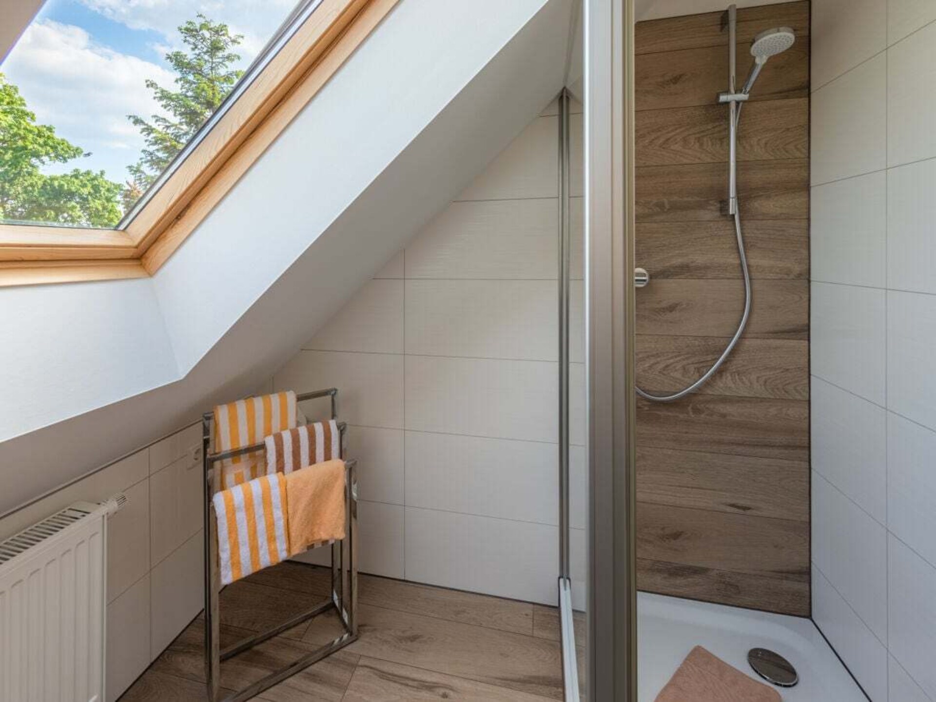 Licht modern appartement met vrij uitzicht op de natuur bij Waren - foto 21