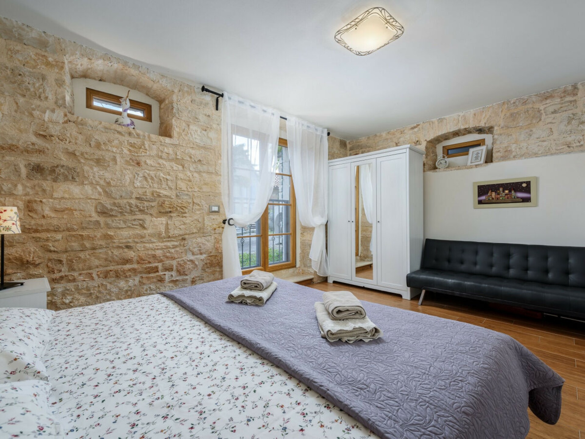 Authentiek stenen huis met zwembad in hartje Tinjan, Istrië - foto 18