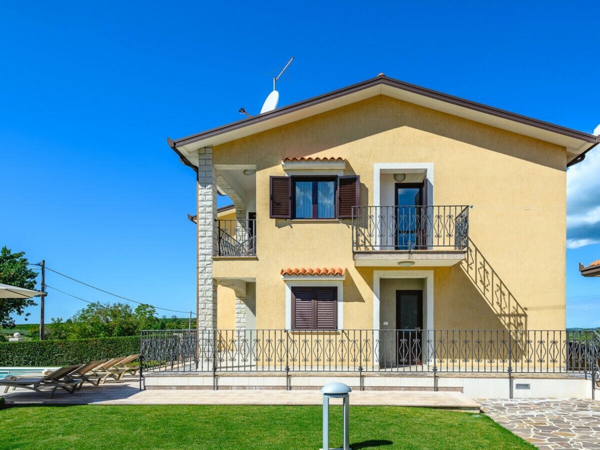 Ruim appartement met privézwembad en balkon in Mekiši, vlakbij Vižinada - foto 3