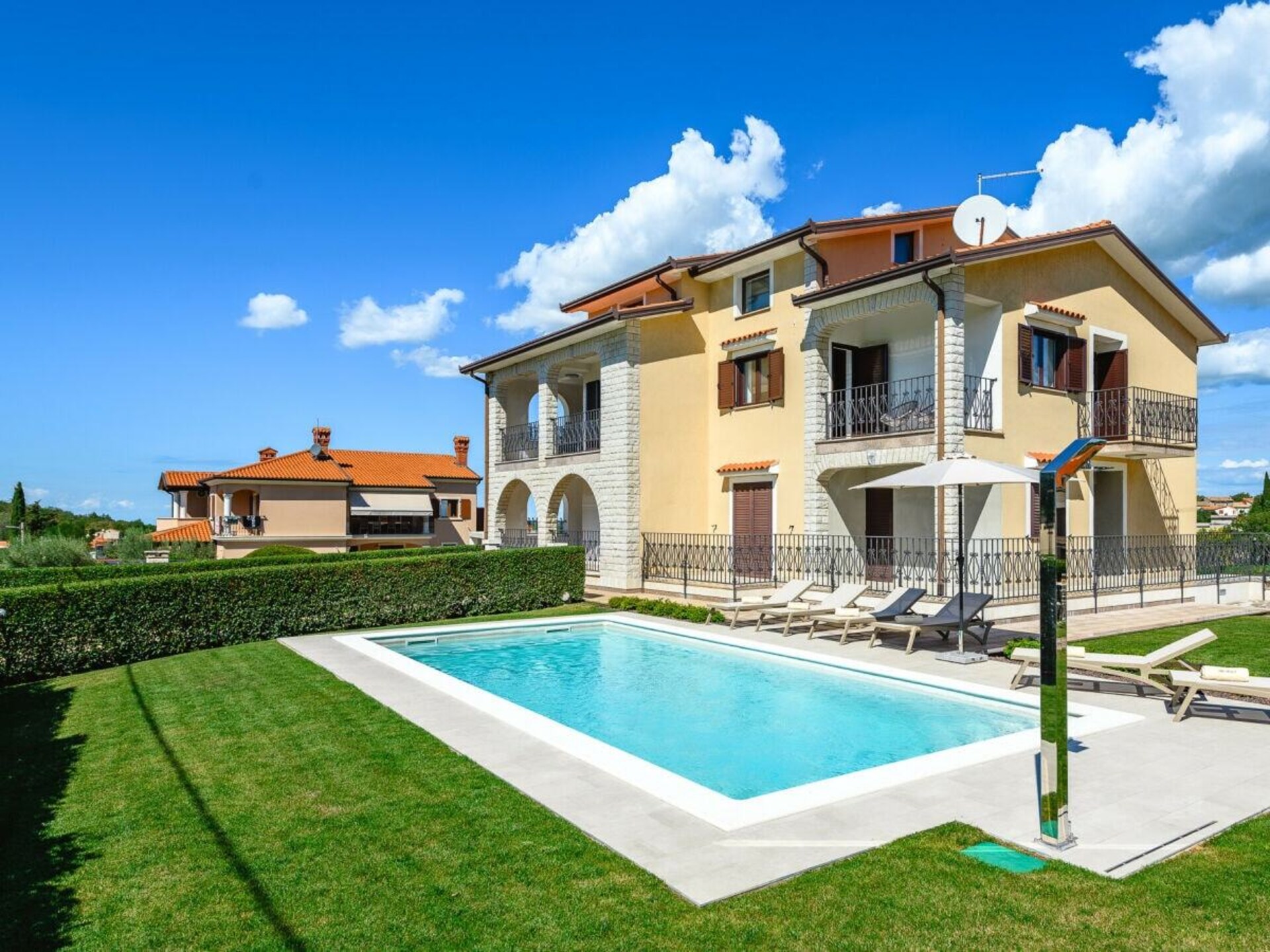 Ruim appartement met privézwembad en balkon in Mekiši, vlakbij Vižinada - foto 4