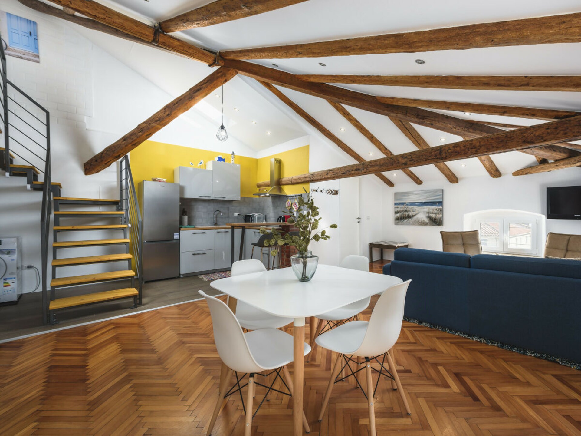 Urban Loft Marafor: Modern zolderappartement aan historisch plein in Poreč - foto 8