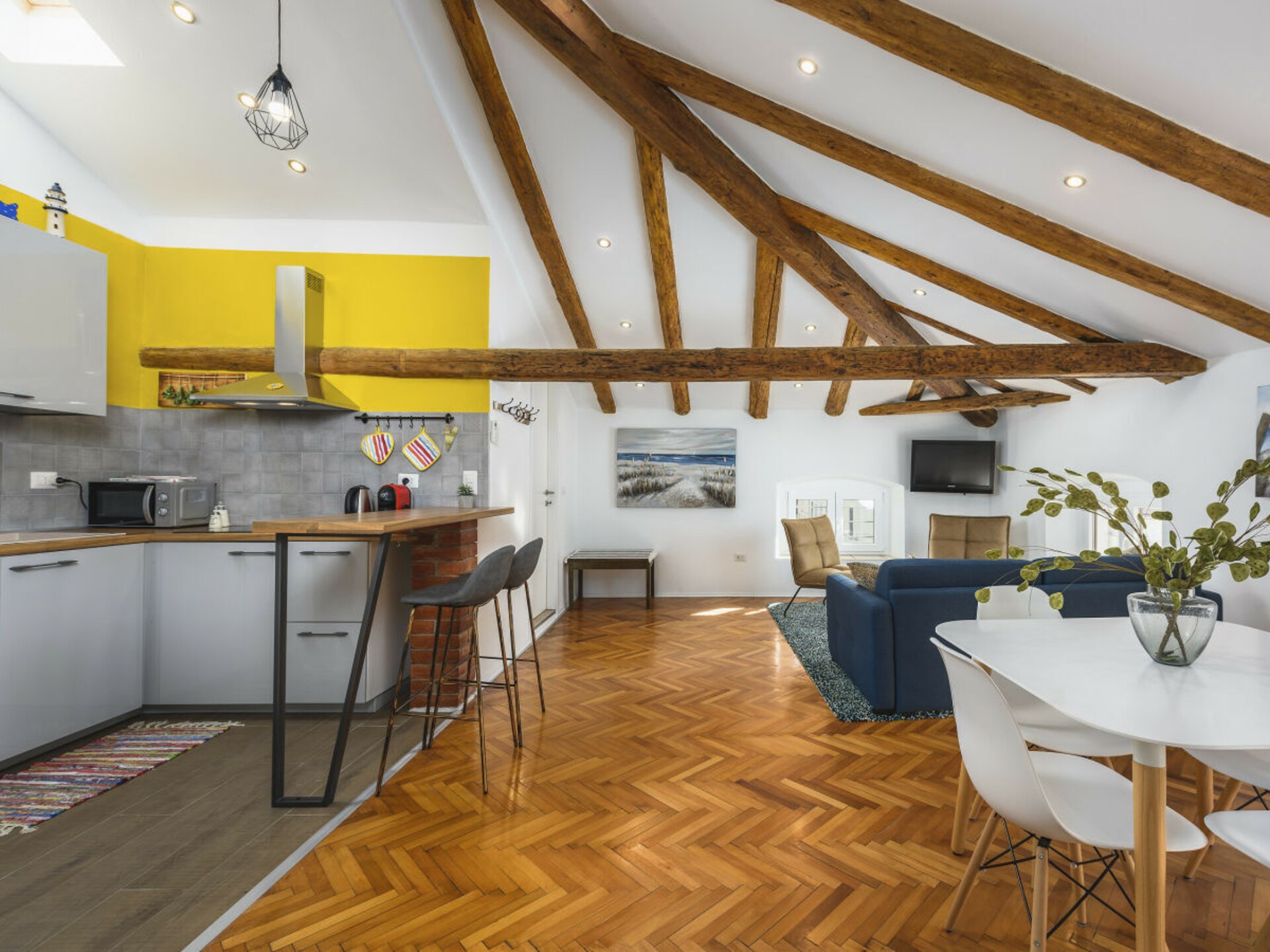 Urban Loft Marafor: Modern zolderappartement aan historisch plein in Poreč - foto 9