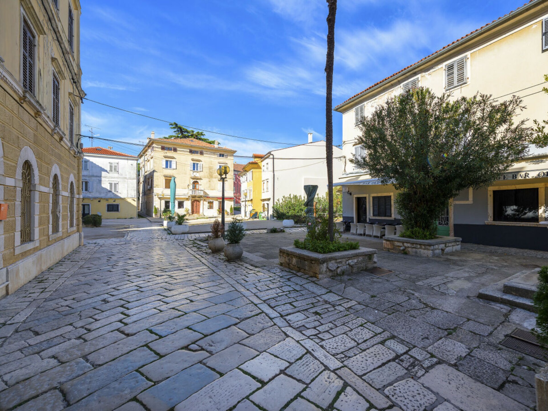 Urban Loft Marafor: Modern zolderappartement aan historisch plein in Poreč - foto 18