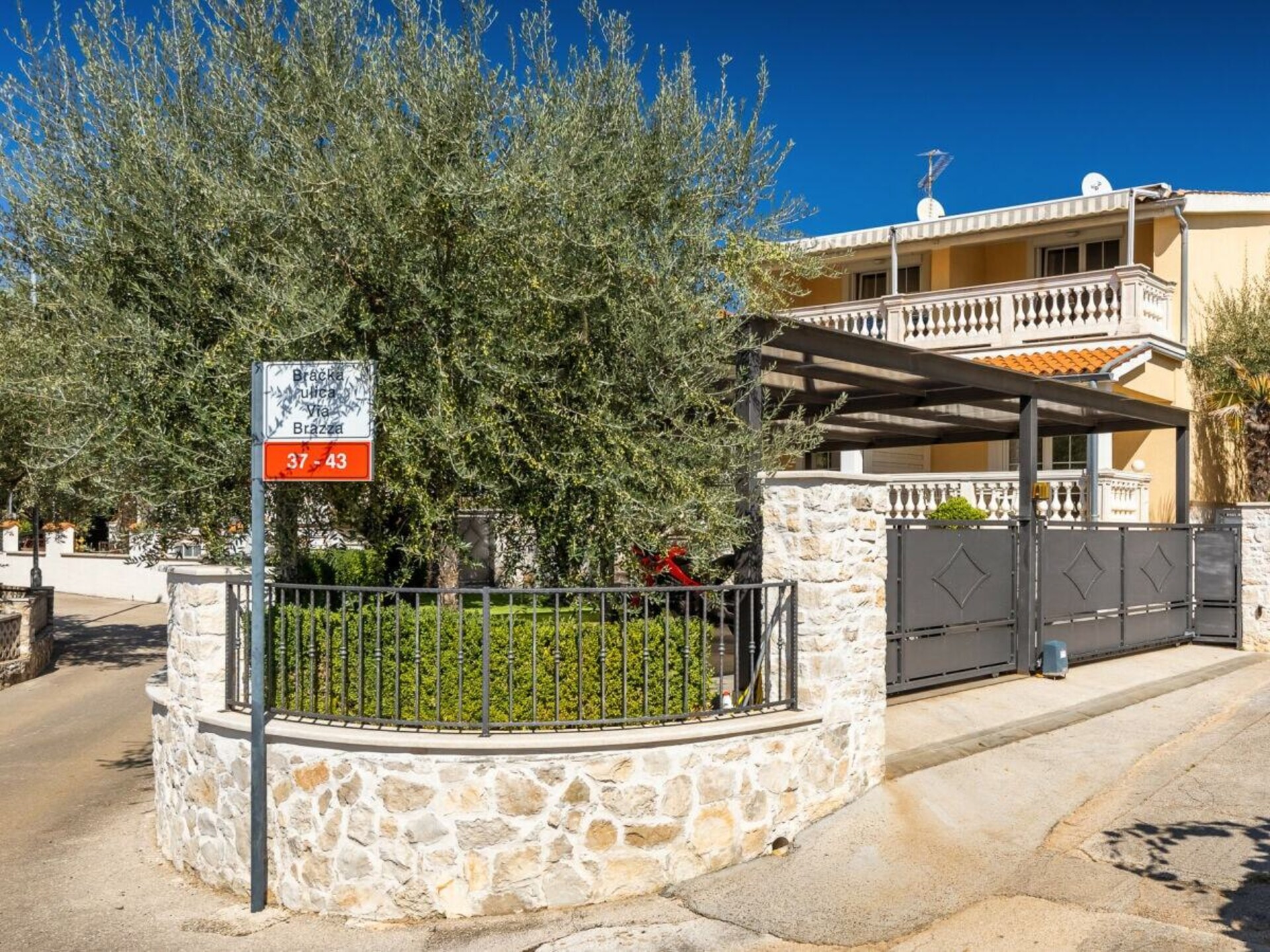 Knus appartement Hari I met terras, nabij stranden van Poreč - foto 8