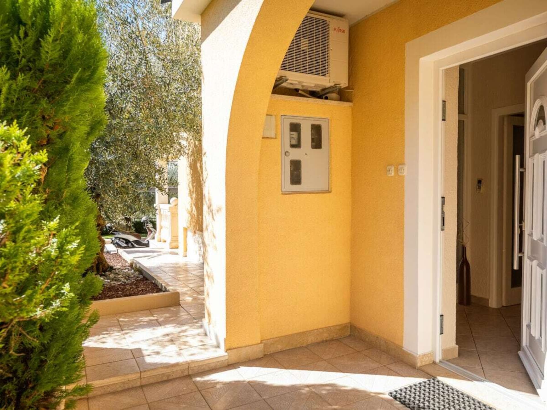 Knus appartement Hari I met terras, nabij stranden van Poreč - foto 10