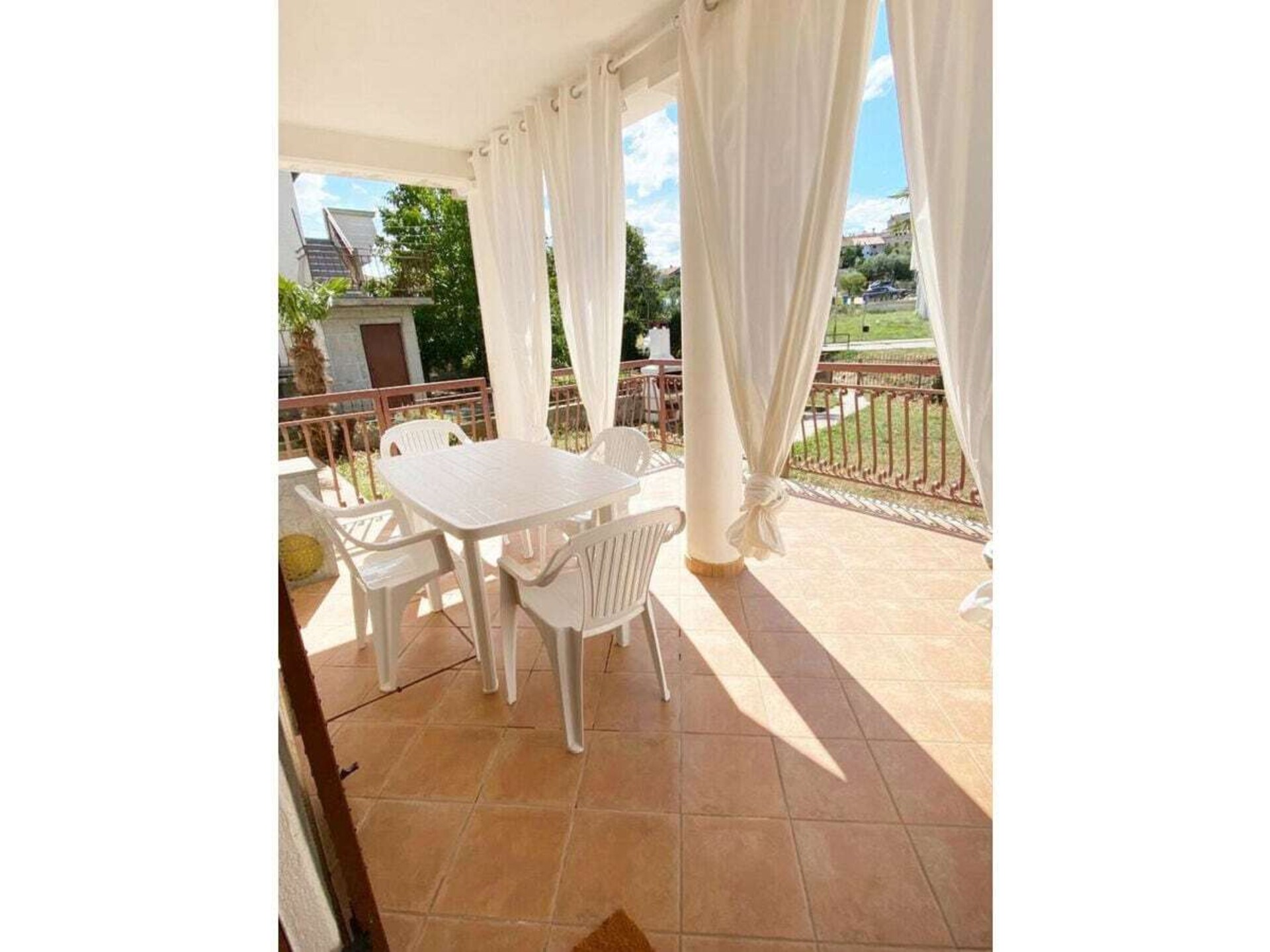 Comfortabel vakantiehuis met terras en tuin op 500m van strand in Funtana - foto 1