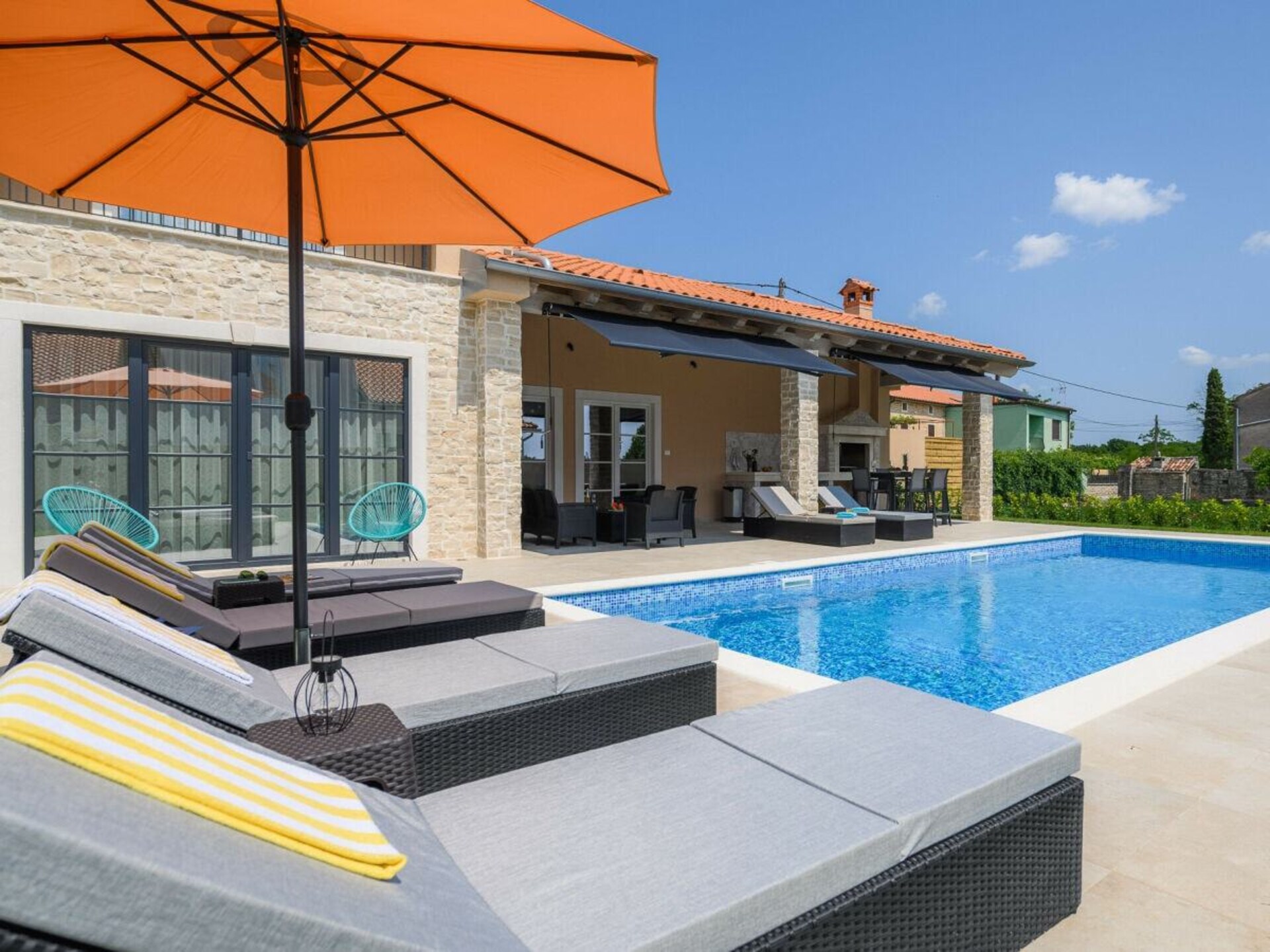 Luxe villa met privézwembad en grote tuin op 3 km van het centrum - foto 9