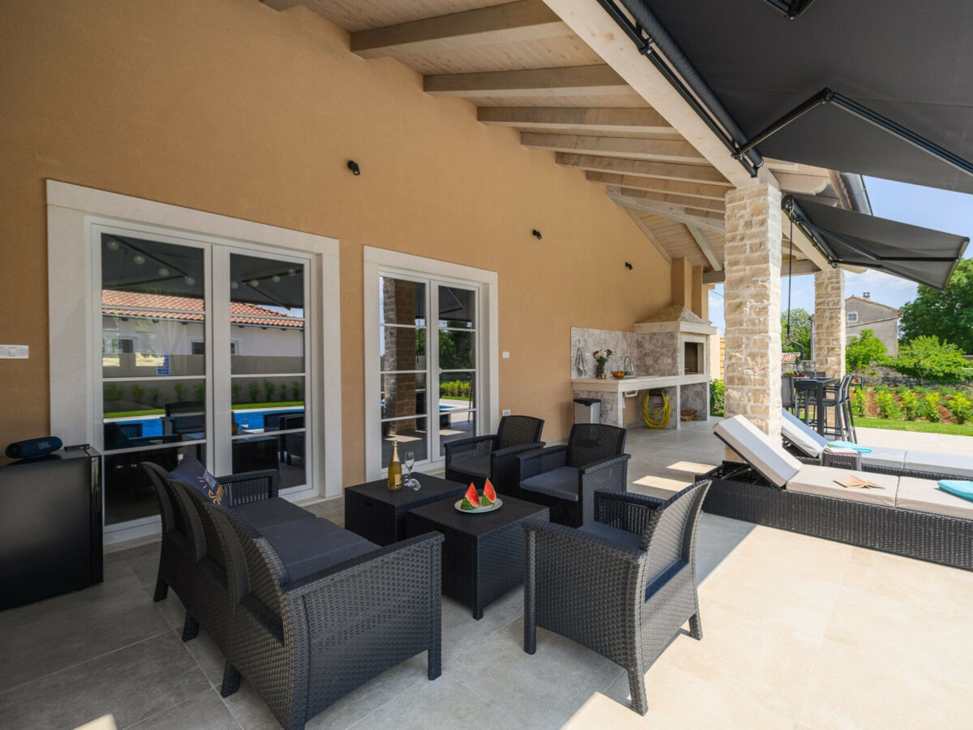 Luxe villa met privézwembad en grote tuin op 3 km van het centrum - foto 13