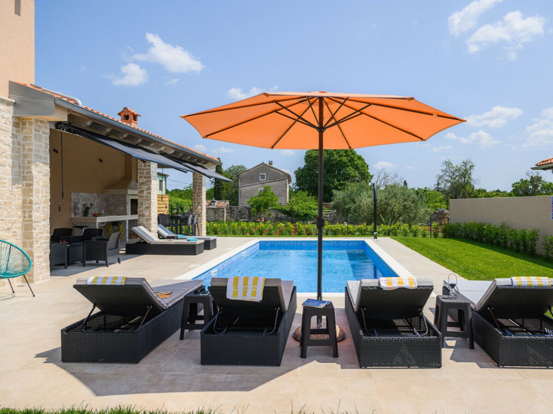 Luxe villa met privézwembad en grote tuin op 3 km van het centrum - foto 38