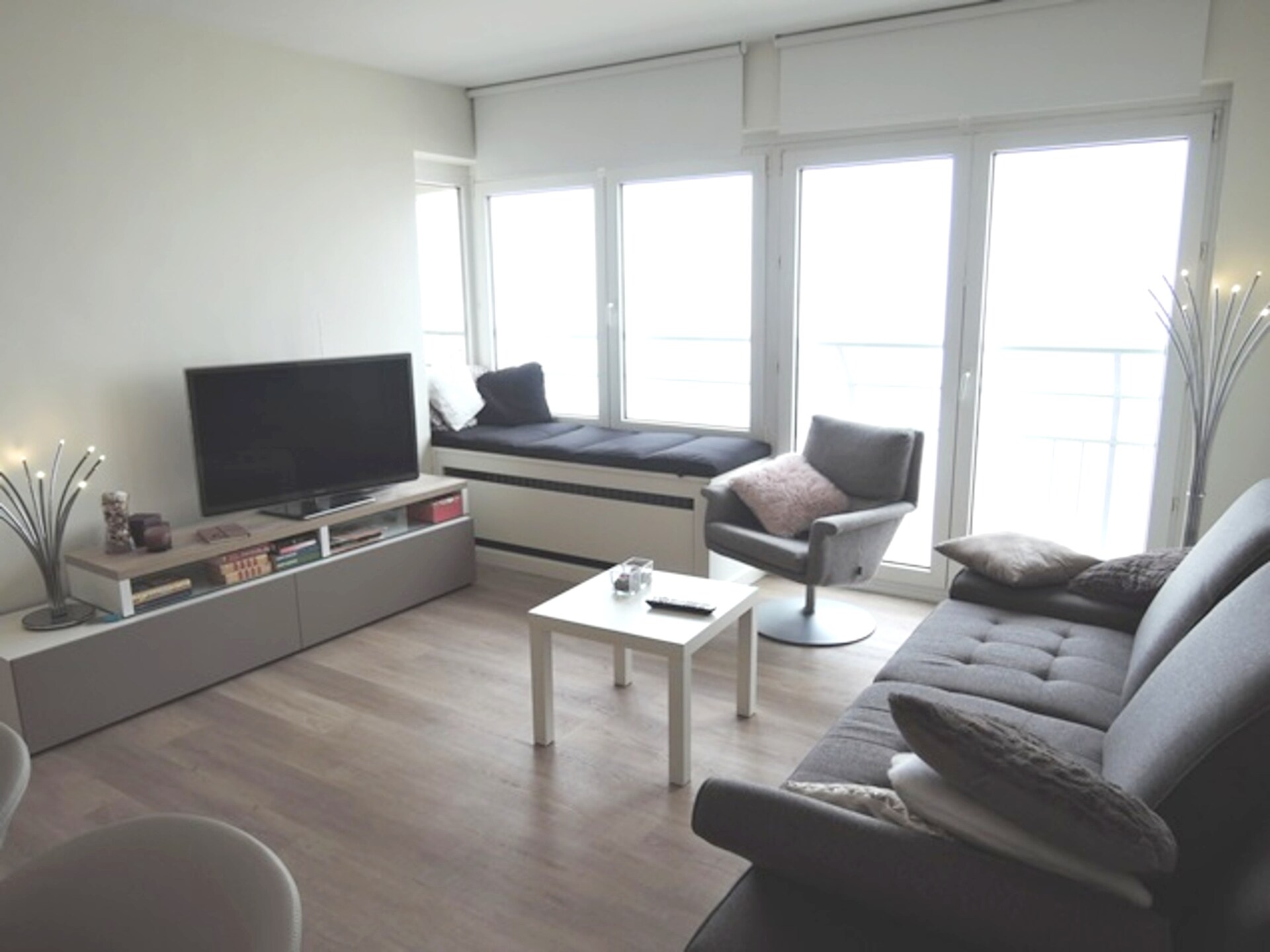 Frontaal zeezicht appartement voor 6 personen op de zeedijk van Middelkerke - foto 1