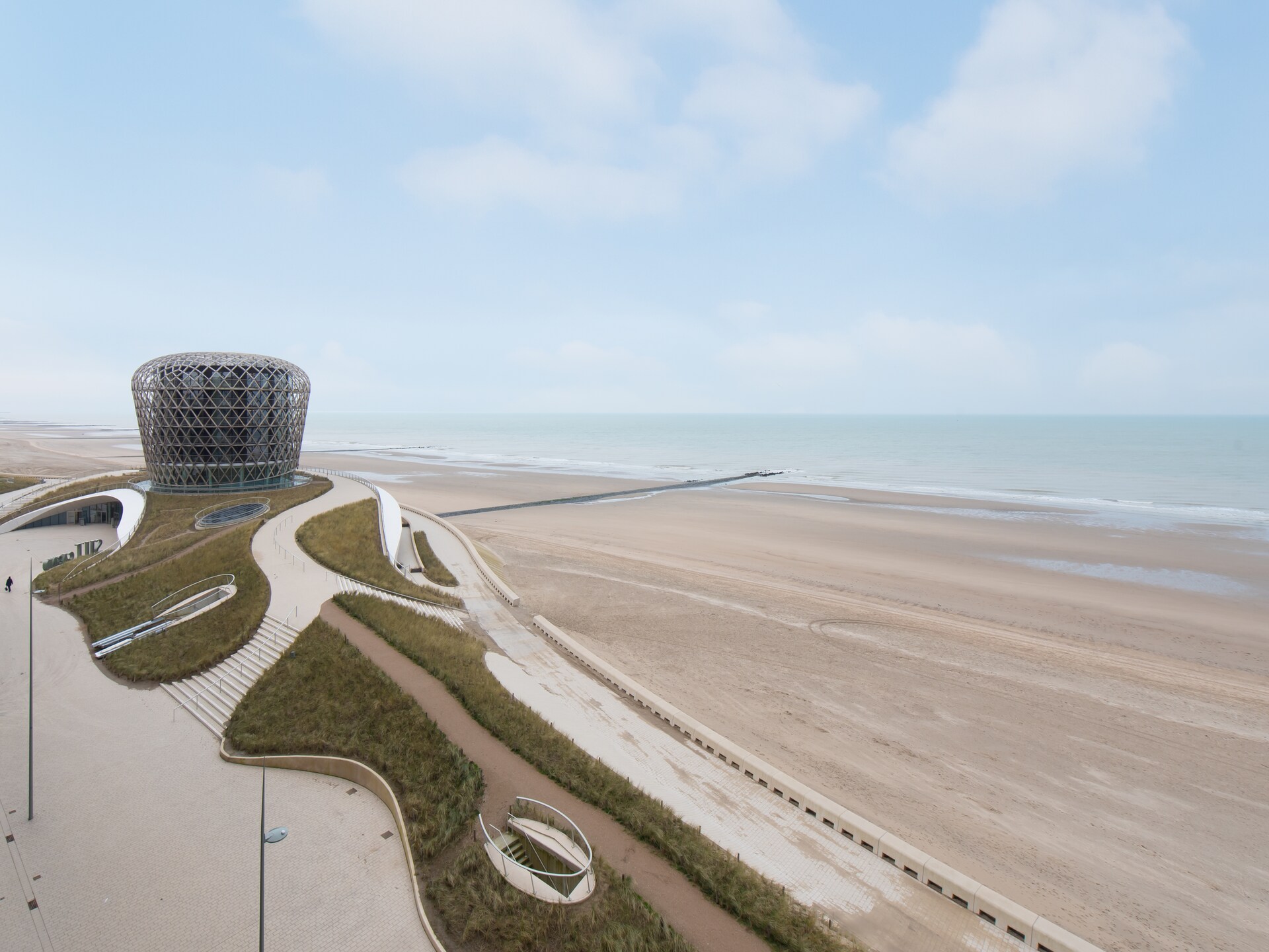 Ruim appartement aan de zeedijk met zicht op casino en strand - foto 21