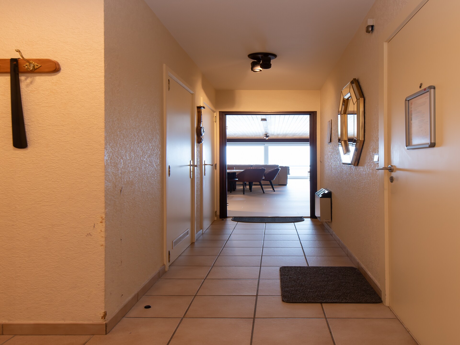 Ruim appartement aan de zeedijk met zicht op casino en strand - foto 13