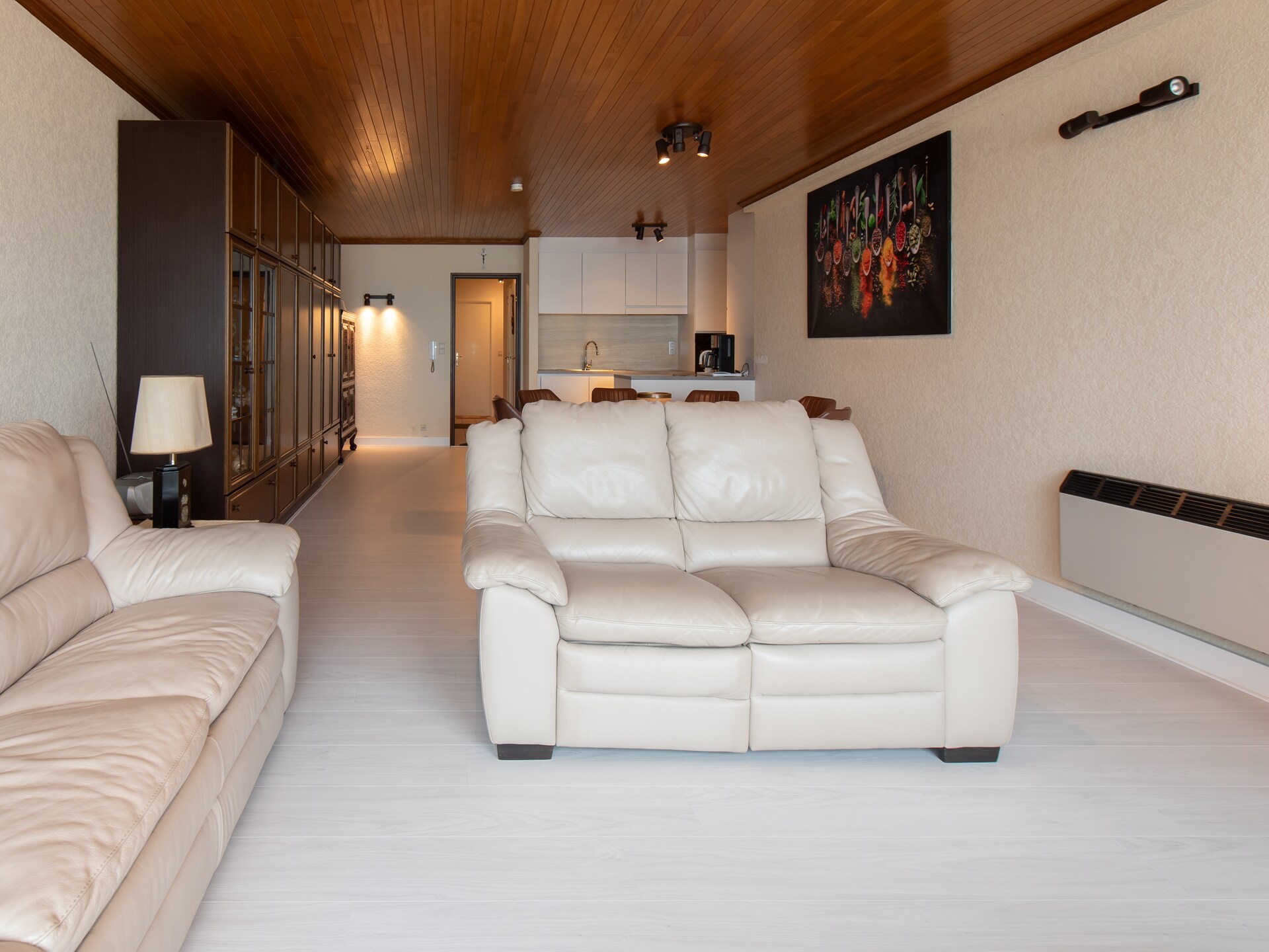 Ruim appartement aan de zeedijk met zicht op casino en strand - foto 8